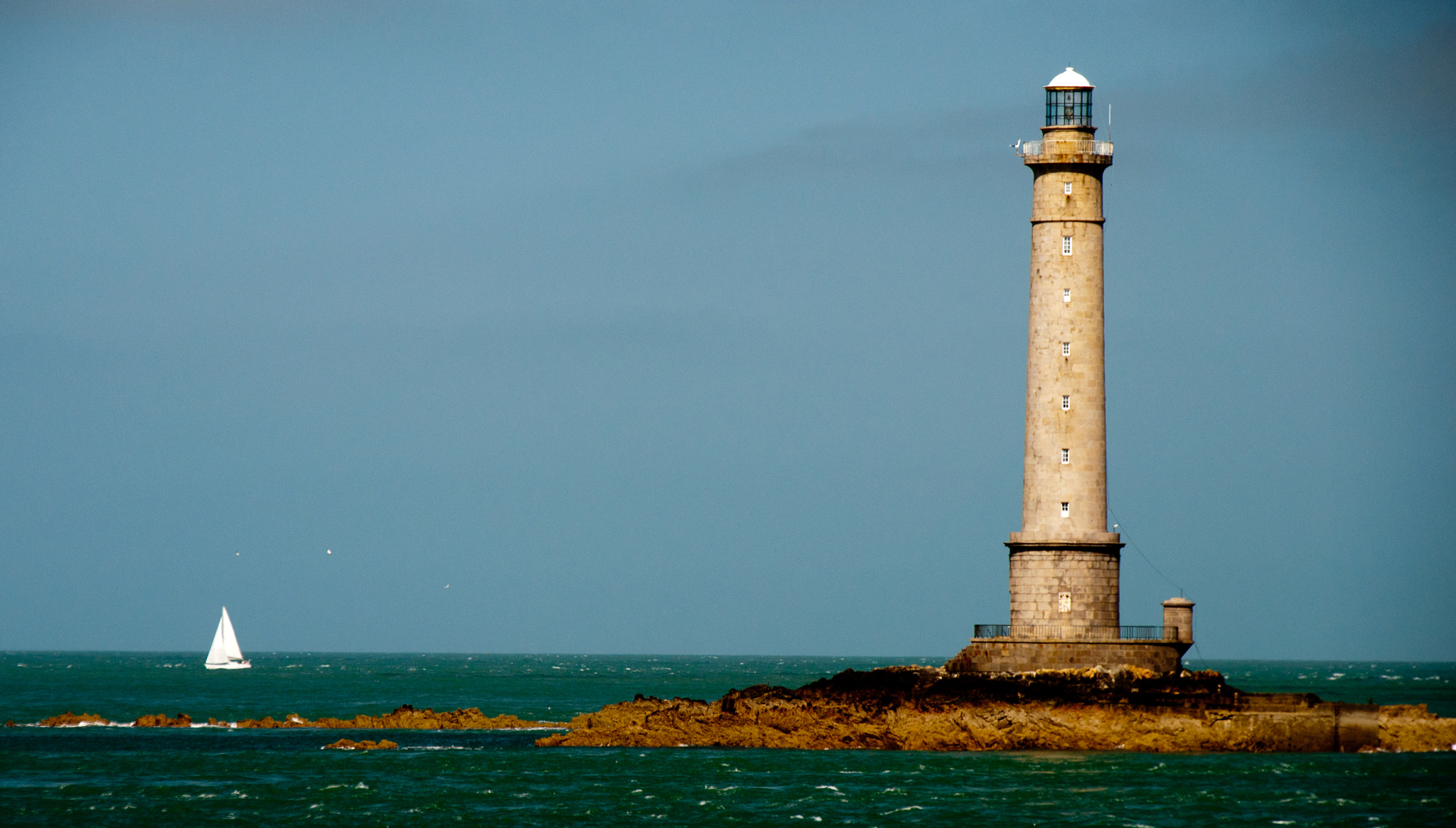 Nikon D5000 sample photo. Le phare de goury photography