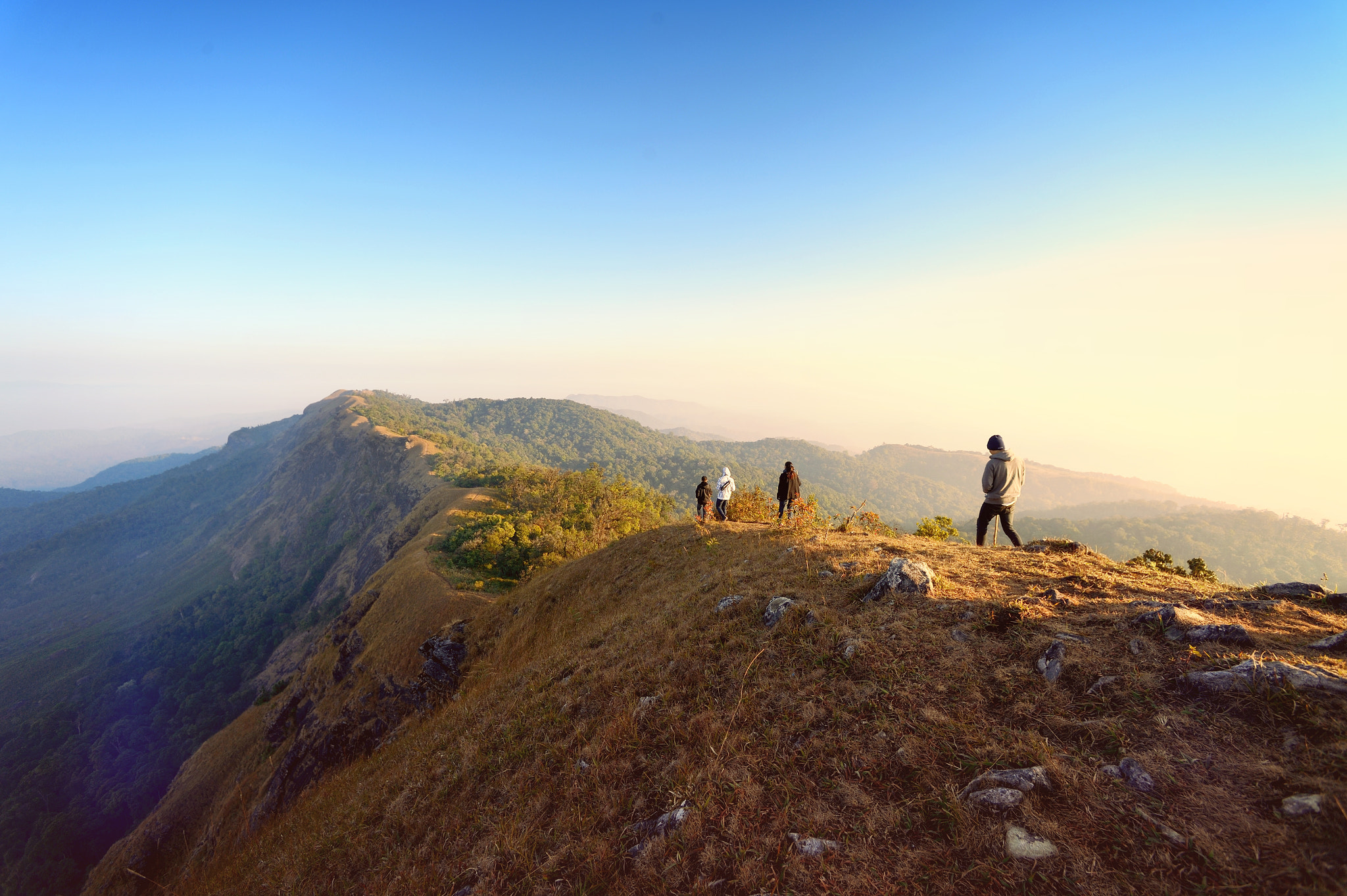 Nikon Df + Nikon AF Nikkor 14mm F2.8D ED sample photo. Walking in mountain photography