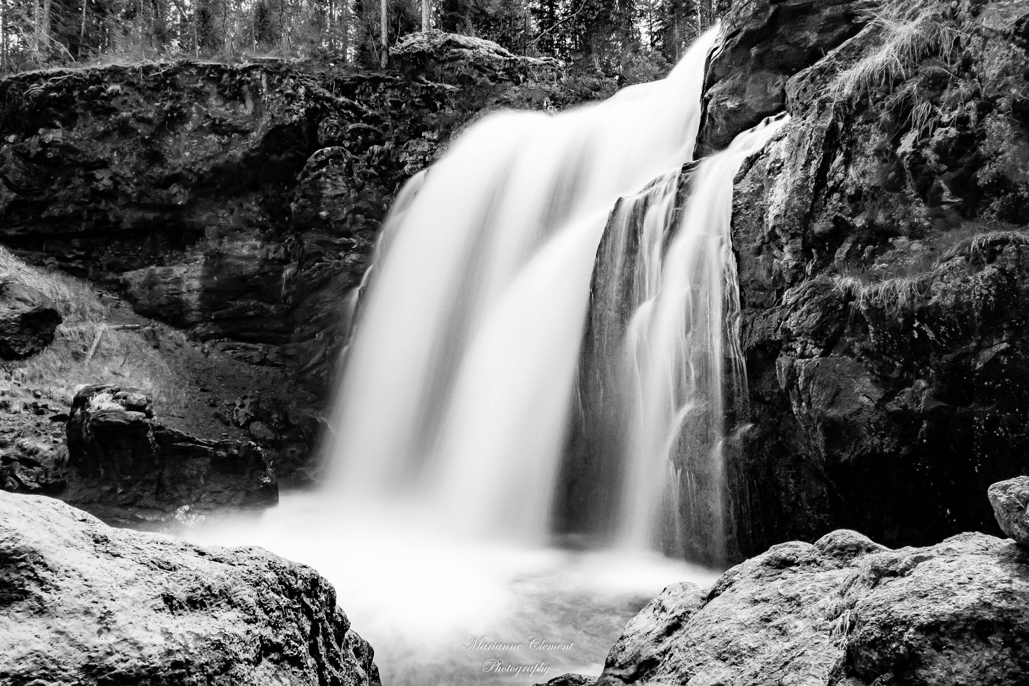 Canon EOS 1200D (EOS Rebel T5 / EOS Kiss X70 / EOS Hi) sample photo. Moose falls b&w photography