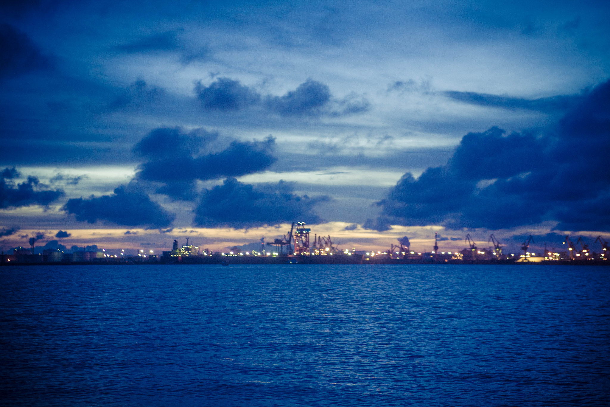 Canon EOS 5D + EF28-70mm f/2.8L USM sample photo. 湛江 photography