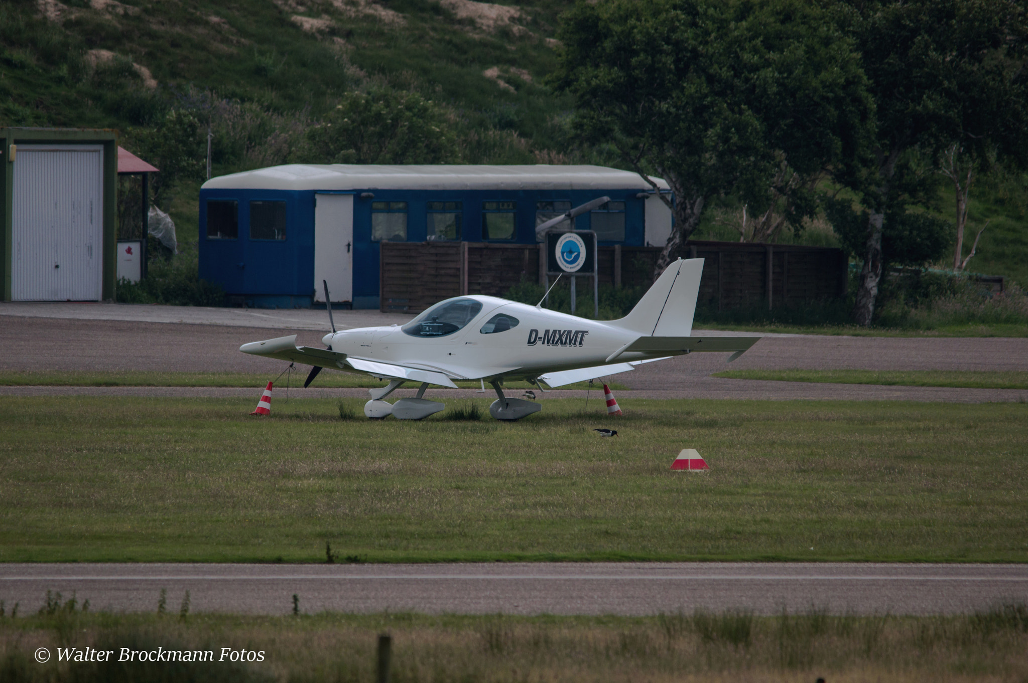 Sigma 150-500mm F5-6.3 DG OS HSM sample photo. Flugzeug photography