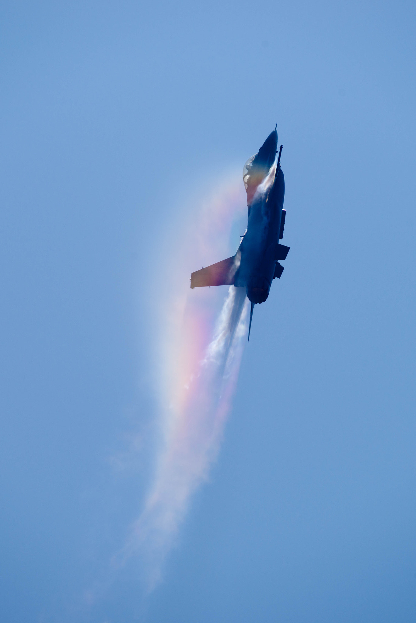 Sigma 50-500mm F4.5-6.3 DG OS HSM sample photo. Rainbow vapour photography