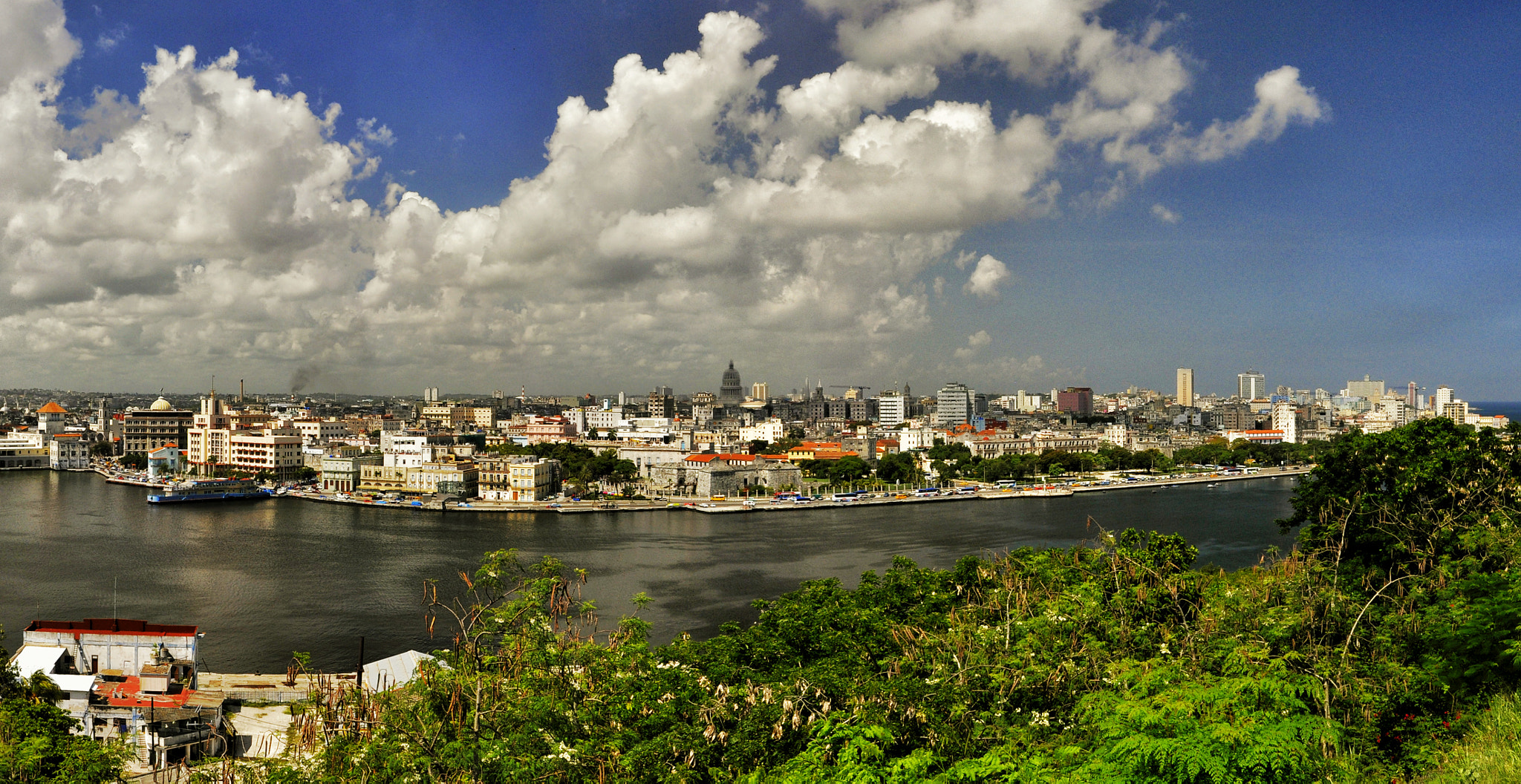 Nikon D5000 + Sigma 18-200mm F3.5-6.3 II DC OS HSM sample photo. Havana skyline photography