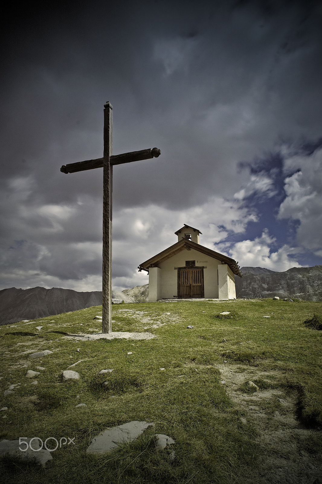 Canon EOS 5D + Canon EF 20mm F2.8 USM sample photo. Chapelle sainte anne m px photography