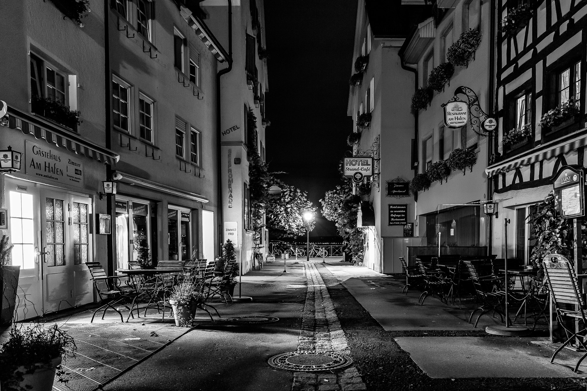Canon EF 28mm F2.8 IS USM sample photo. Small alley in meersburg photography