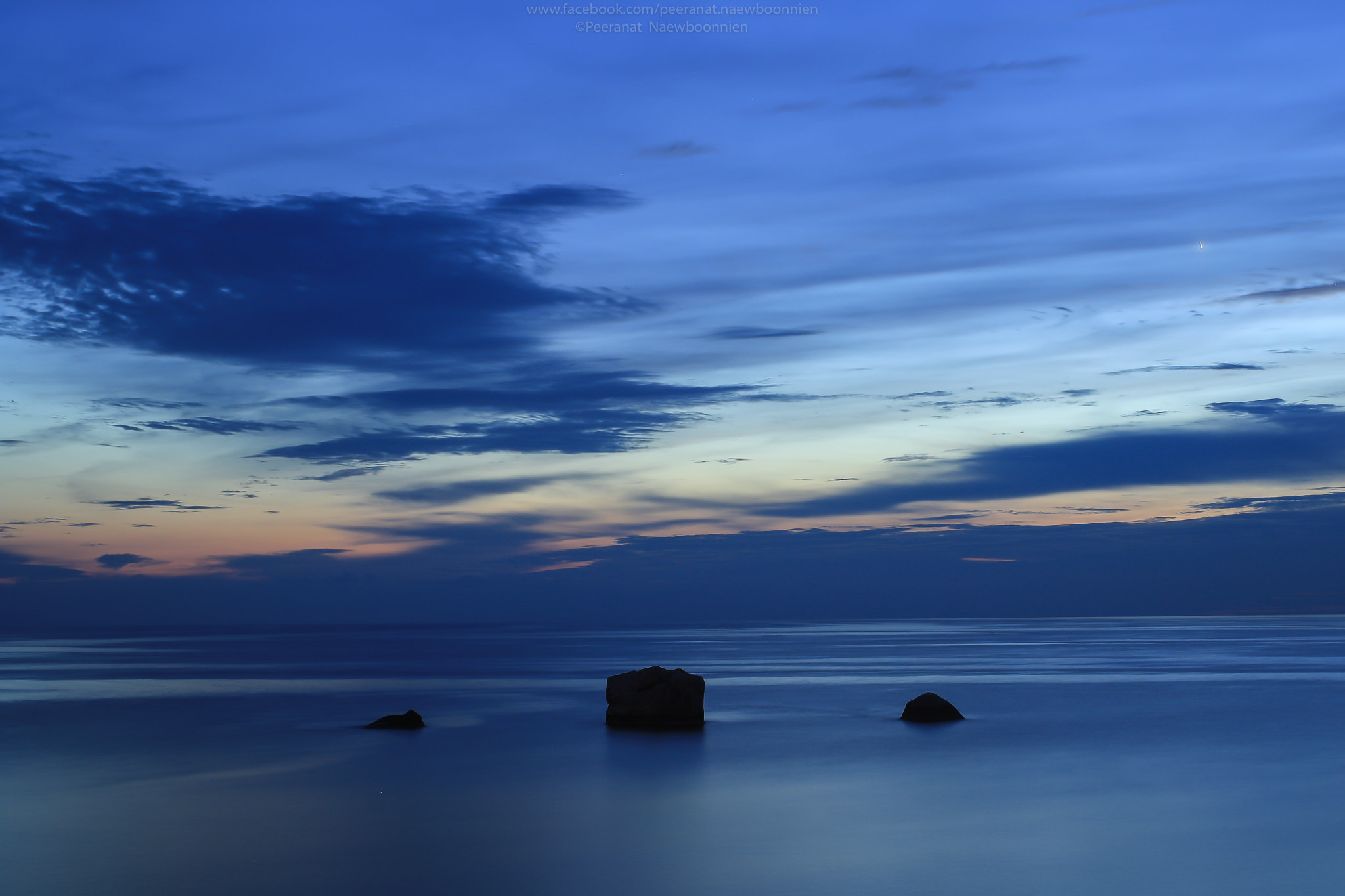 Canon EF 40mm F2.8 STM sample photo. Twilight over the sea photography