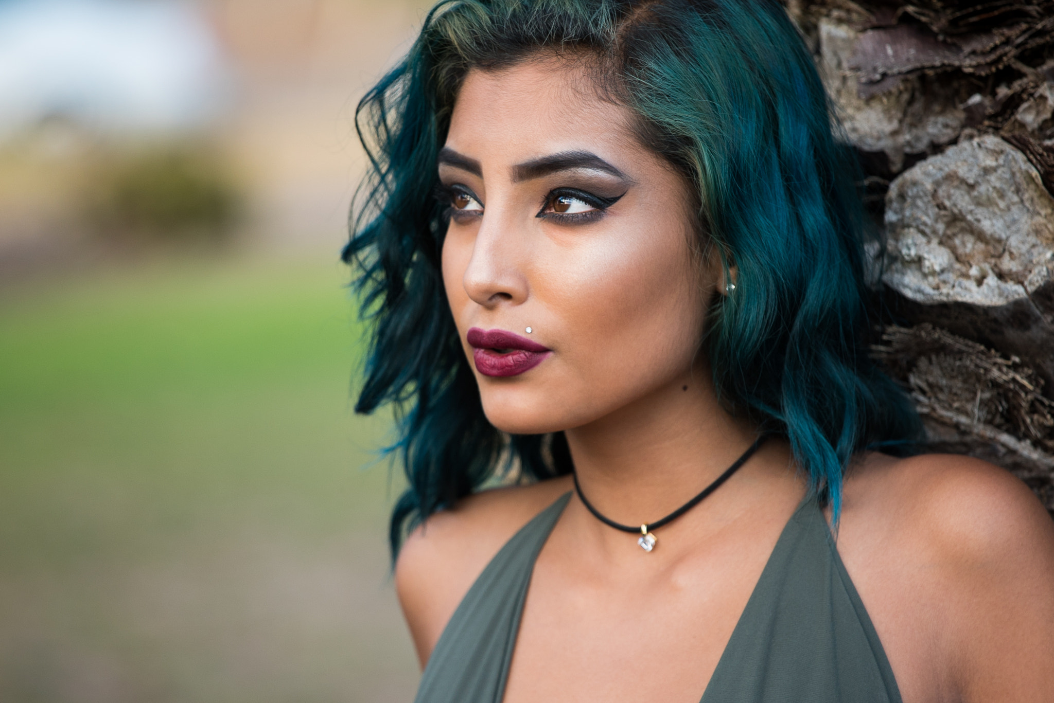 Sony a7S + Canon EF 70-200mm F4L IS USM sample photo. Gaze photography
