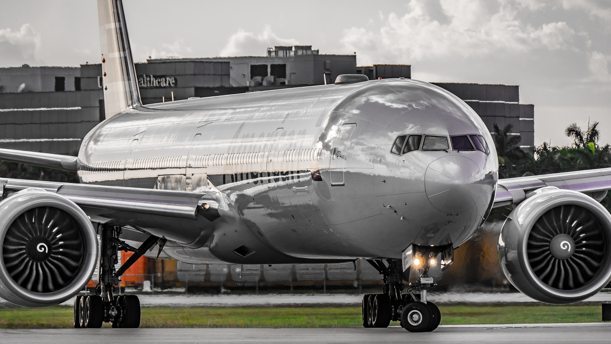 Panasonic Lumix DMC-GX8 + LEICA DG 100-400/F4.0-6.3 sample photo. Boeing 777 photography