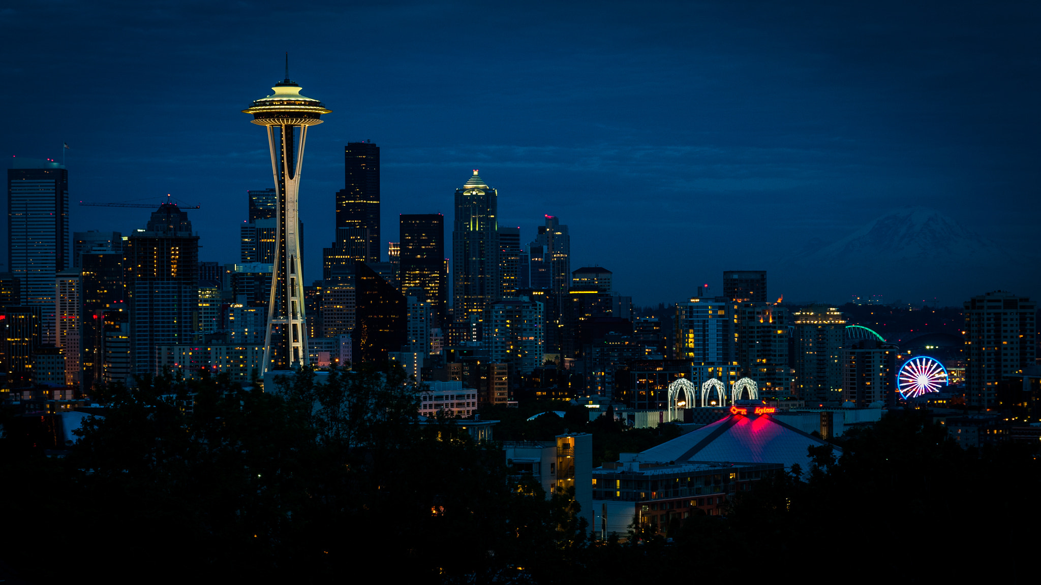 Nikon D300S + Sigma 17-70mm F2.8-4 DC Macro OS HSM | C sample photo. Seattle skyline at night photography