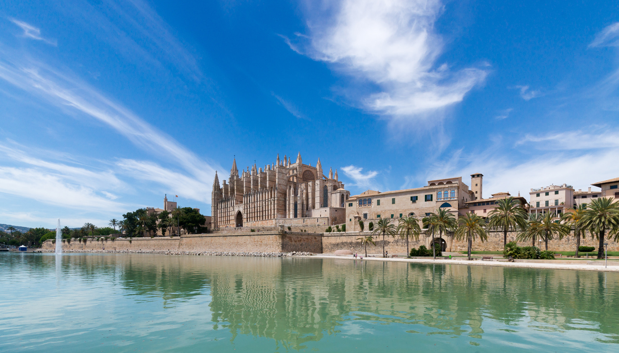 Sony Alpha DSLR-A850 + Sony Vario-Sonnar T* 16-35mm F2.8 ZA SSM sample photo. Catedral de santa maría de palma de mallorca photography