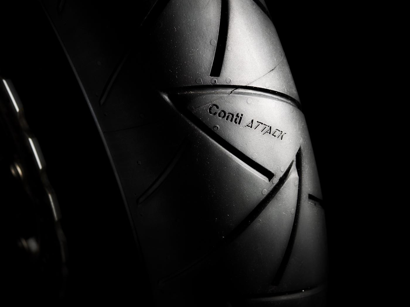 Sigma 60mm F2.8 DN Art sample photo. Road attack 2 evo tires photography