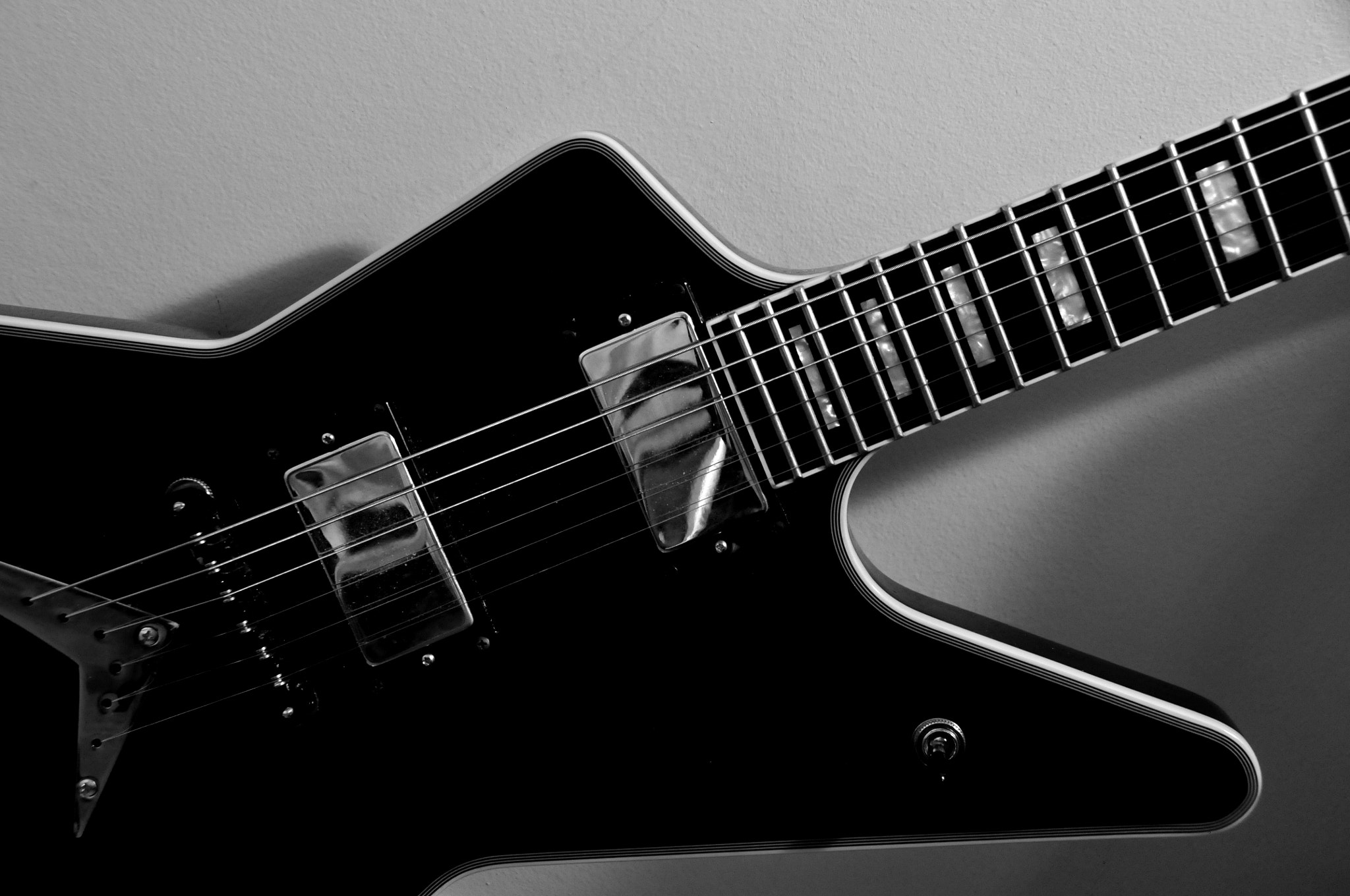 Nikon D300 + Nikon AF-S DX Nikkor 18-200mm F3.5-5.6G IF-ED VR sample photo. Black and white electric guitar shots photography