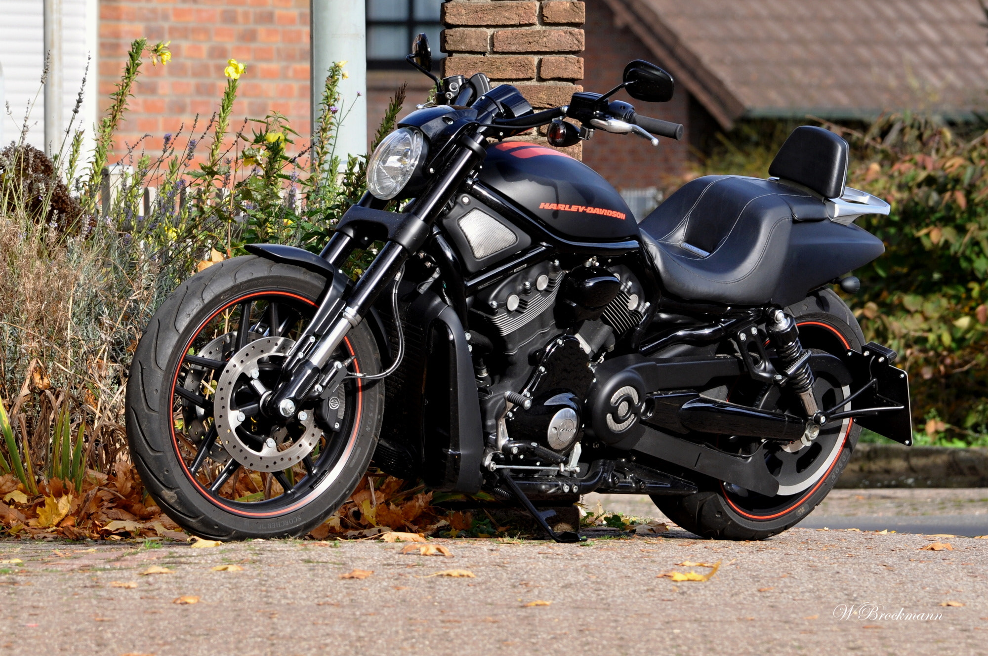 Sigma 150-500mm F5-6.3 DG OS HSM sample photo. Motorrad/bike photography