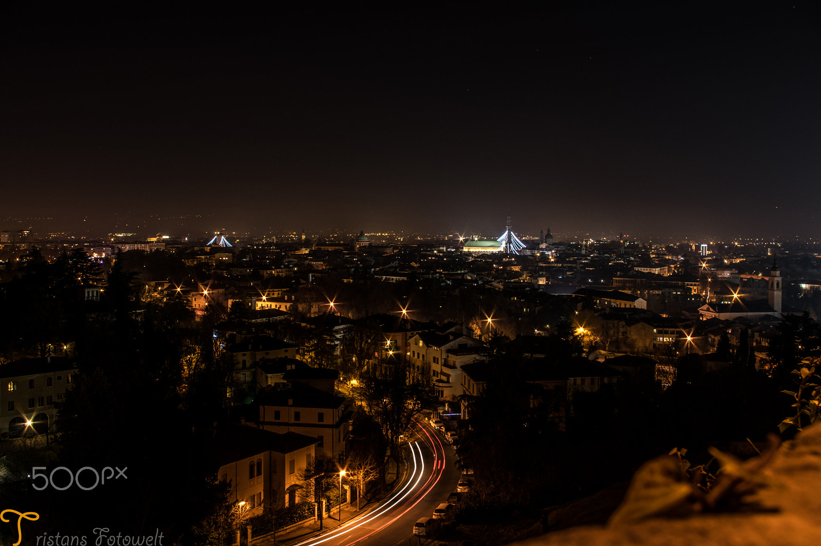 Pentax smc DA 18-55mm F3.5-5.6 ED AL II (IF) sample photo. Vicenza at night photography