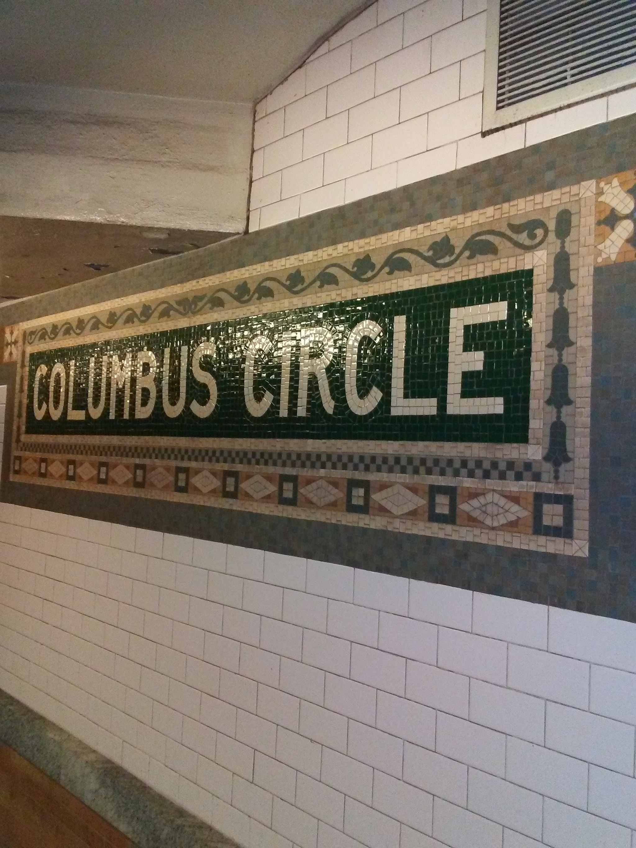 LG M1 sample photo. Columbus circle station photography