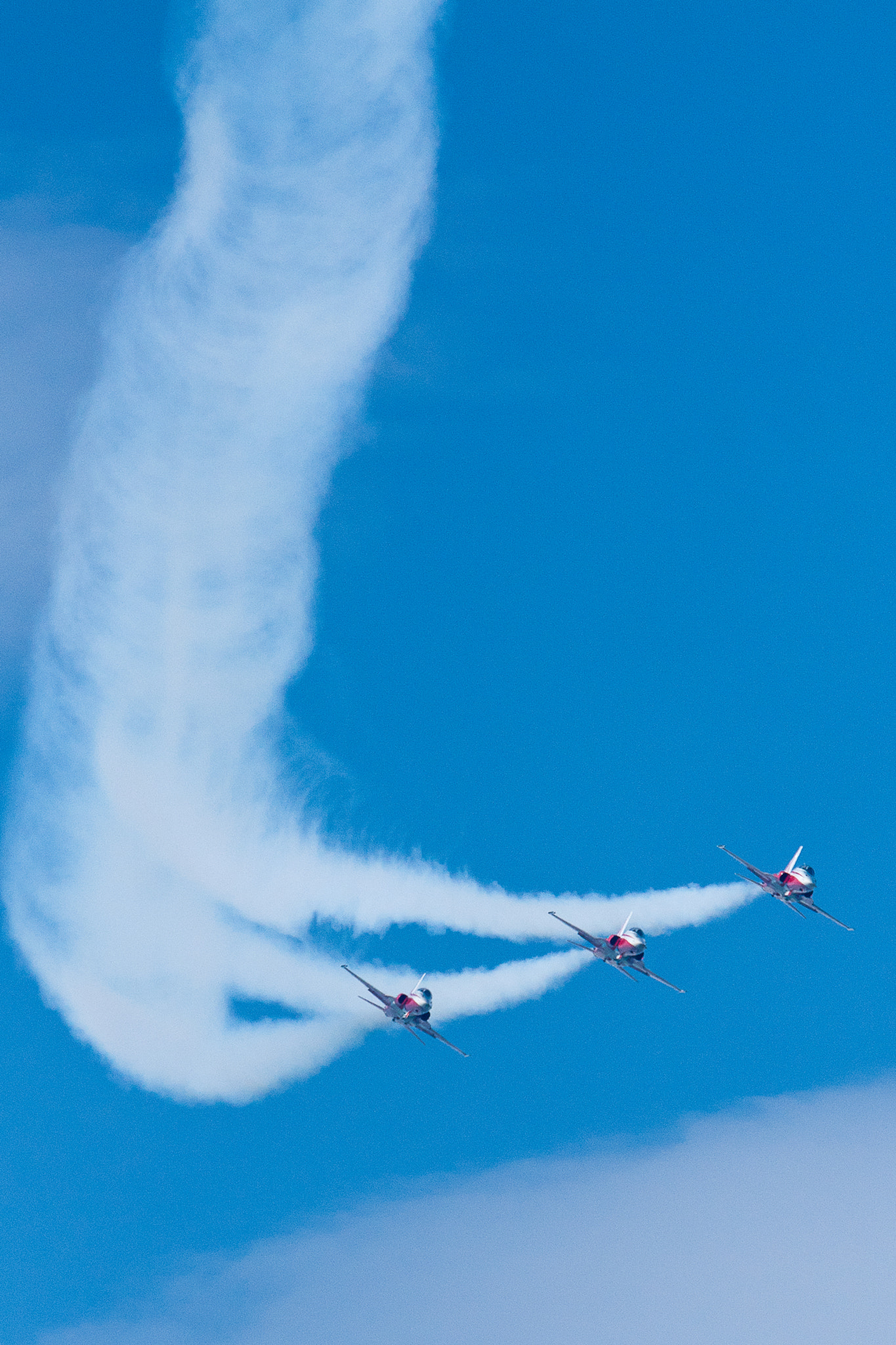 Sony Alpha DSLR-A700 + Sony 70-400mm F4-5.6 G SSM sample photo. Patrouille suisse photography