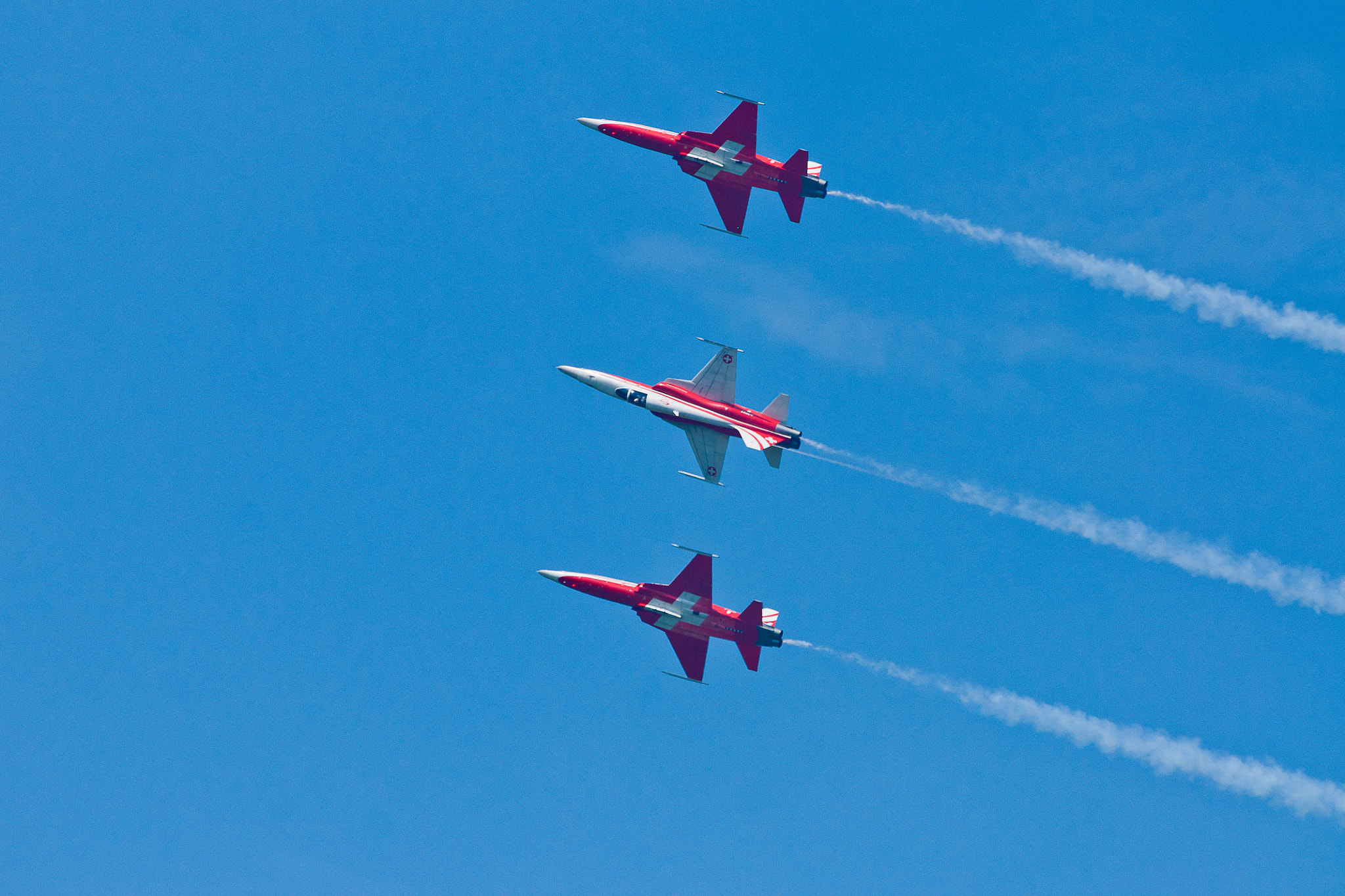 Sony Alpha DSLR-A700 + Sony 70-400mm F4-5.6 G SSM sample photo. Patrouille suisse photography