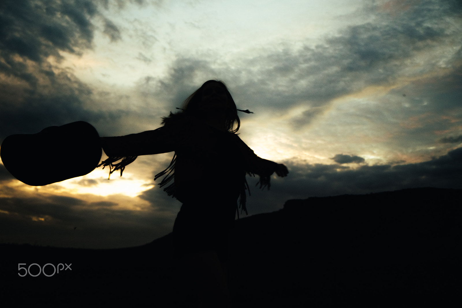 Sony a6300 + Sony E 18-55mm F3.5-5.6 OSS sample photo. Girl on sunset with cowboy hat photography