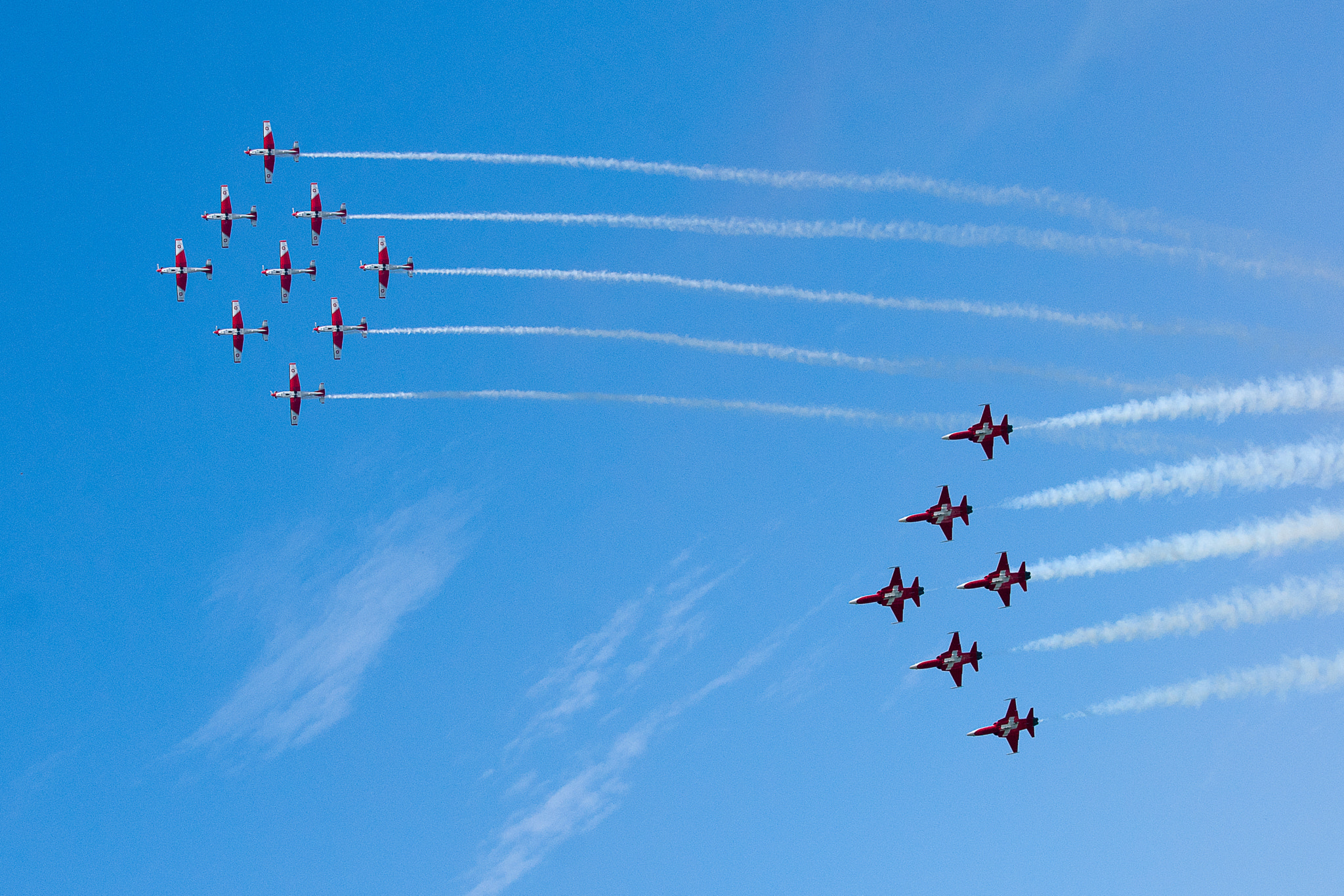 Sony Alpha DSLR-A700 + Sony 70-400mm F4-5.6 G SSM sample photo. Patrouille suisse photography