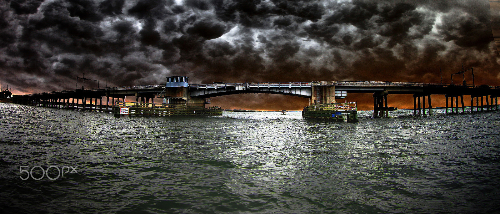 Canon EF 8-15mm F4L Fisheye USM sample photo. Storm ahead photography