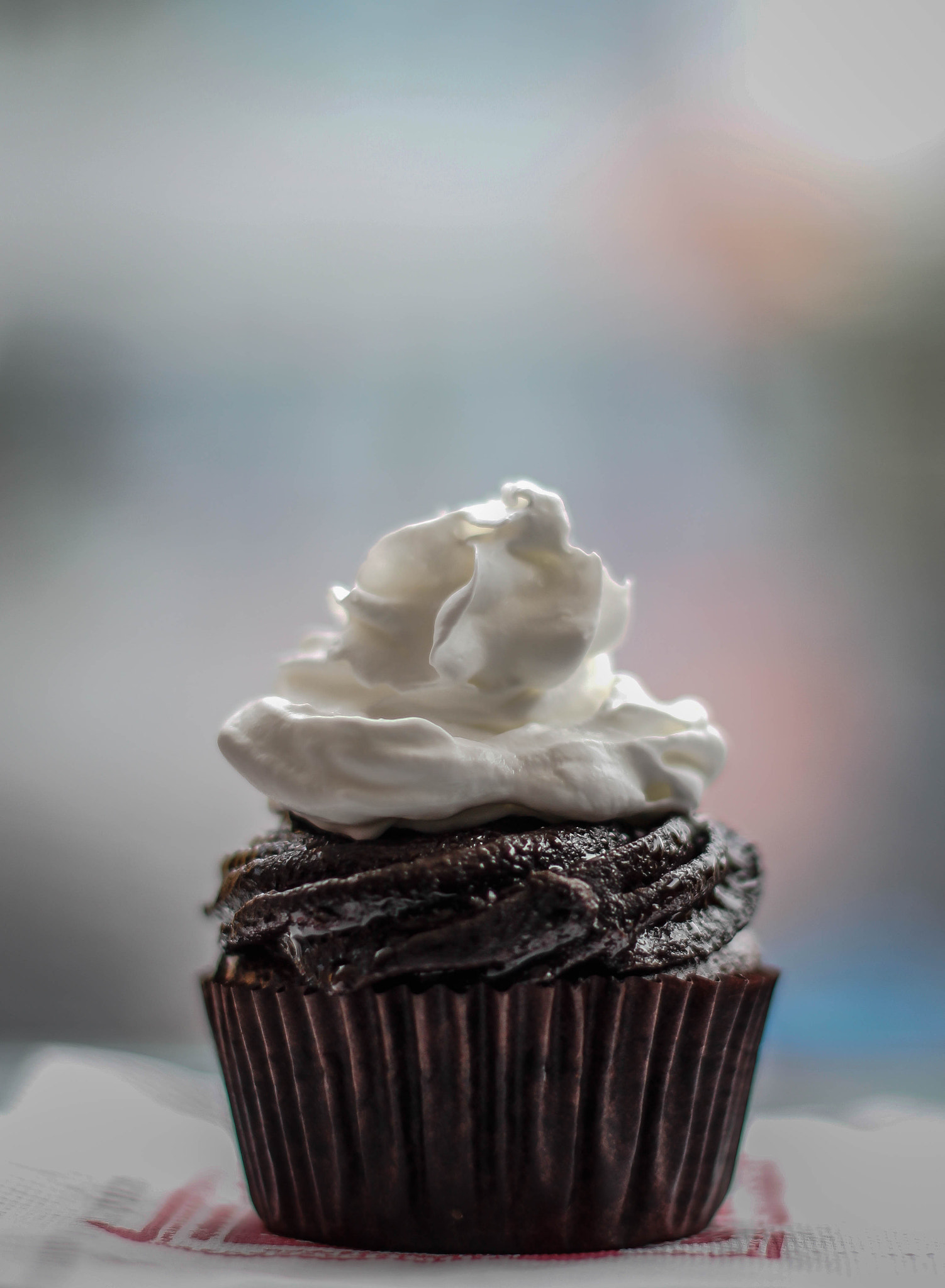 Canon EOS 600D (Rebel EOS T3i / EOS Kiss X5) + Canon EF 50mm F1.8 II sample photo. Cupcake.. photography