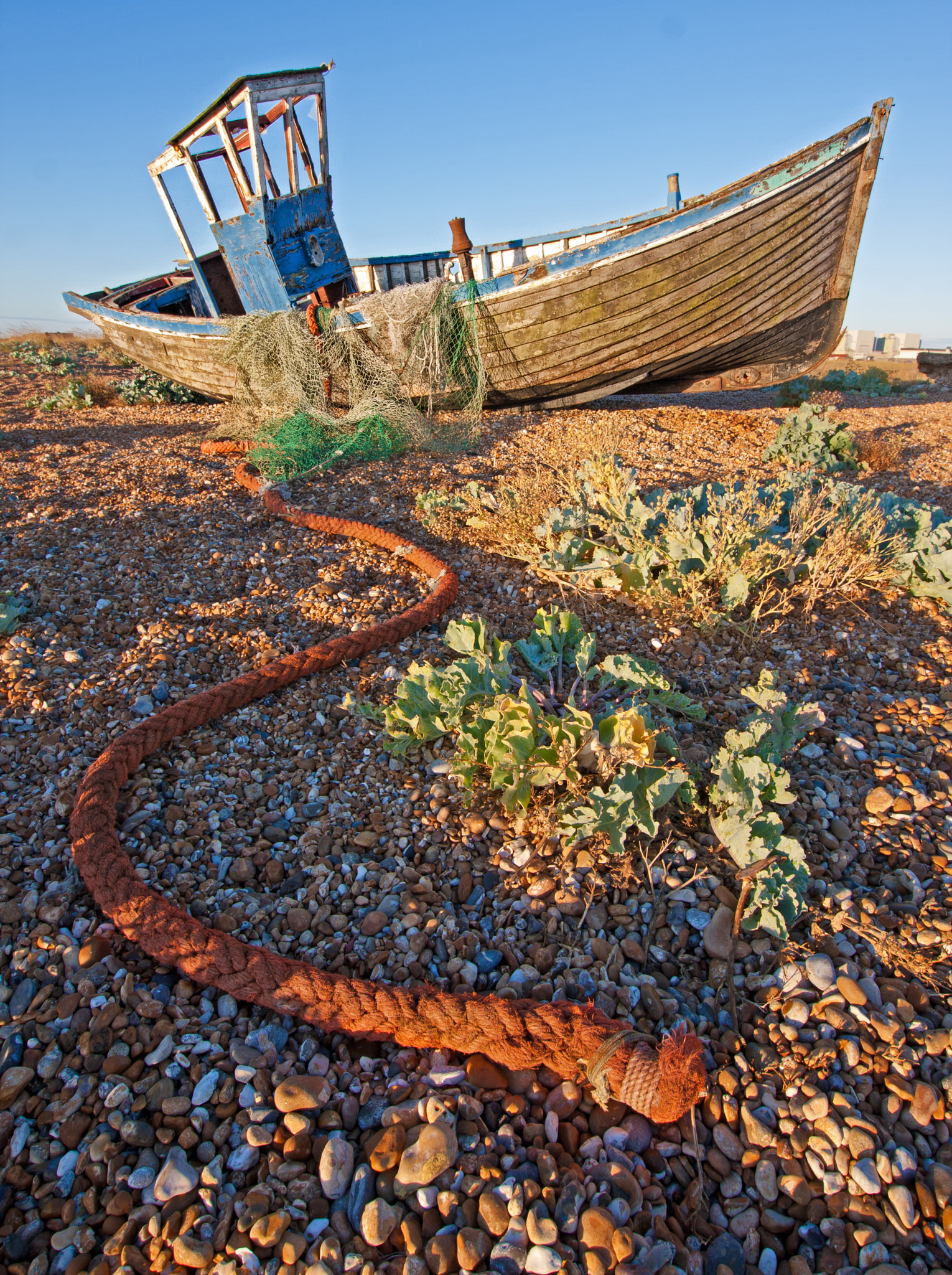 Canon EOS 40D + Sigma 10-20mm F3.5 EX DC HSM sample photo. The old wreck and rope photography