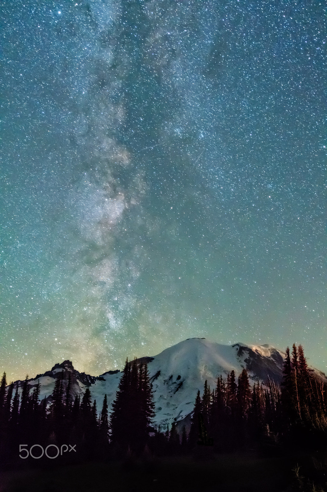 Nikon AF-S Nikkor 14-24mm F2.8G ED sample photo. Milky way over mt rainier #2 photography