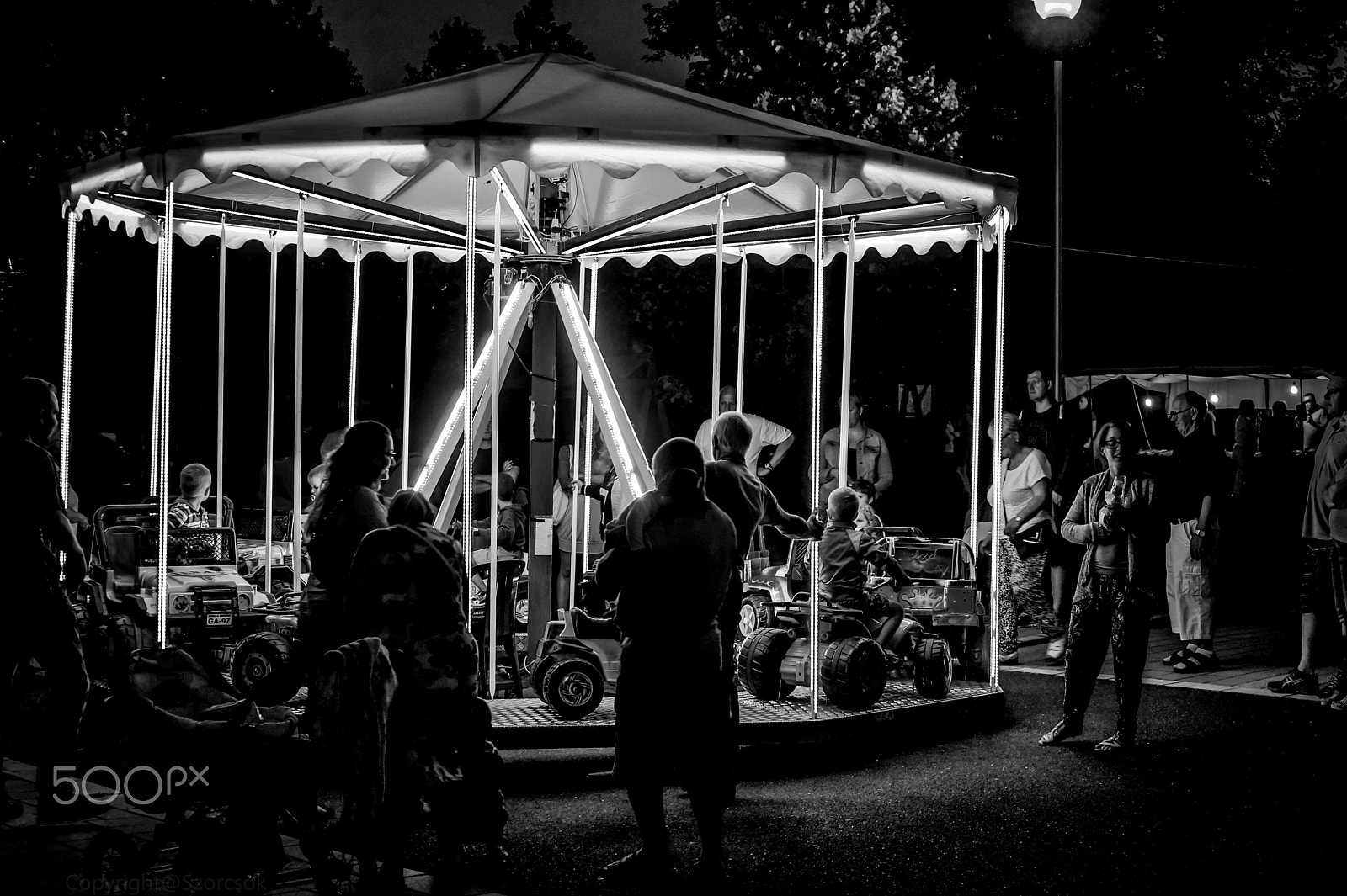 Sony SLT-A58 + 35-70mm F4 sample photo. Night photography