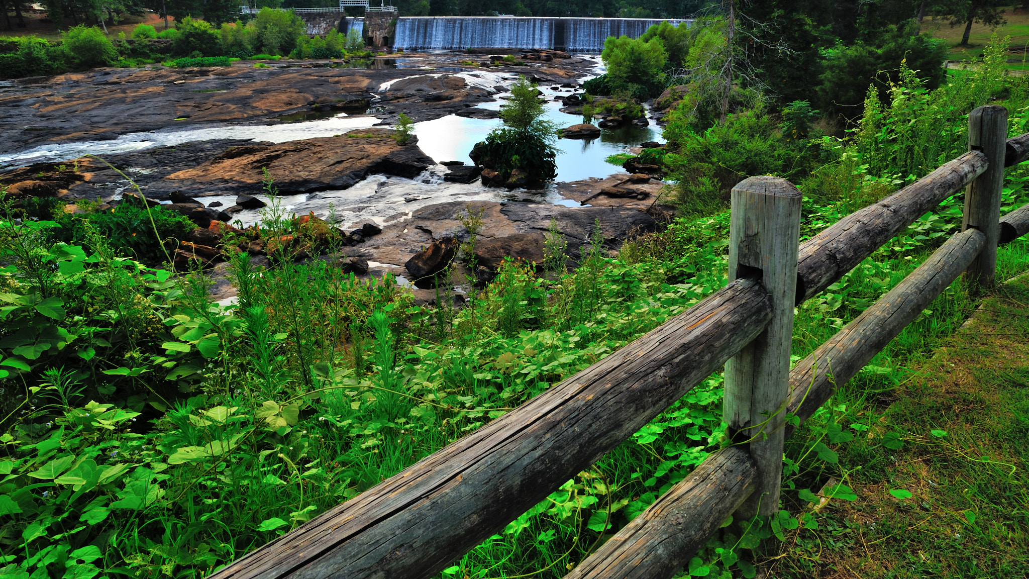 Nikon D700 + AF Nikkor 20mm f/2.8 sample photo. High falls state park in georgia photography