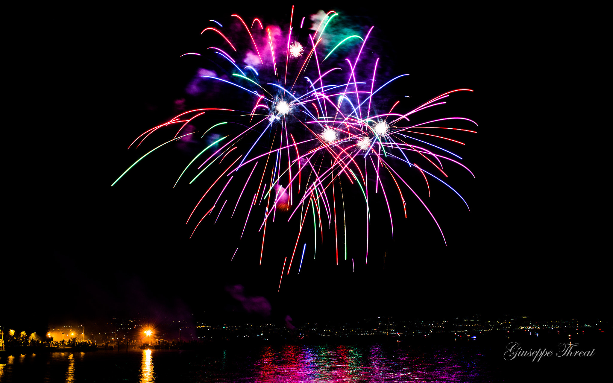 Canon EF 24mm F2.8 IS USM sample photo. Fireworks photography