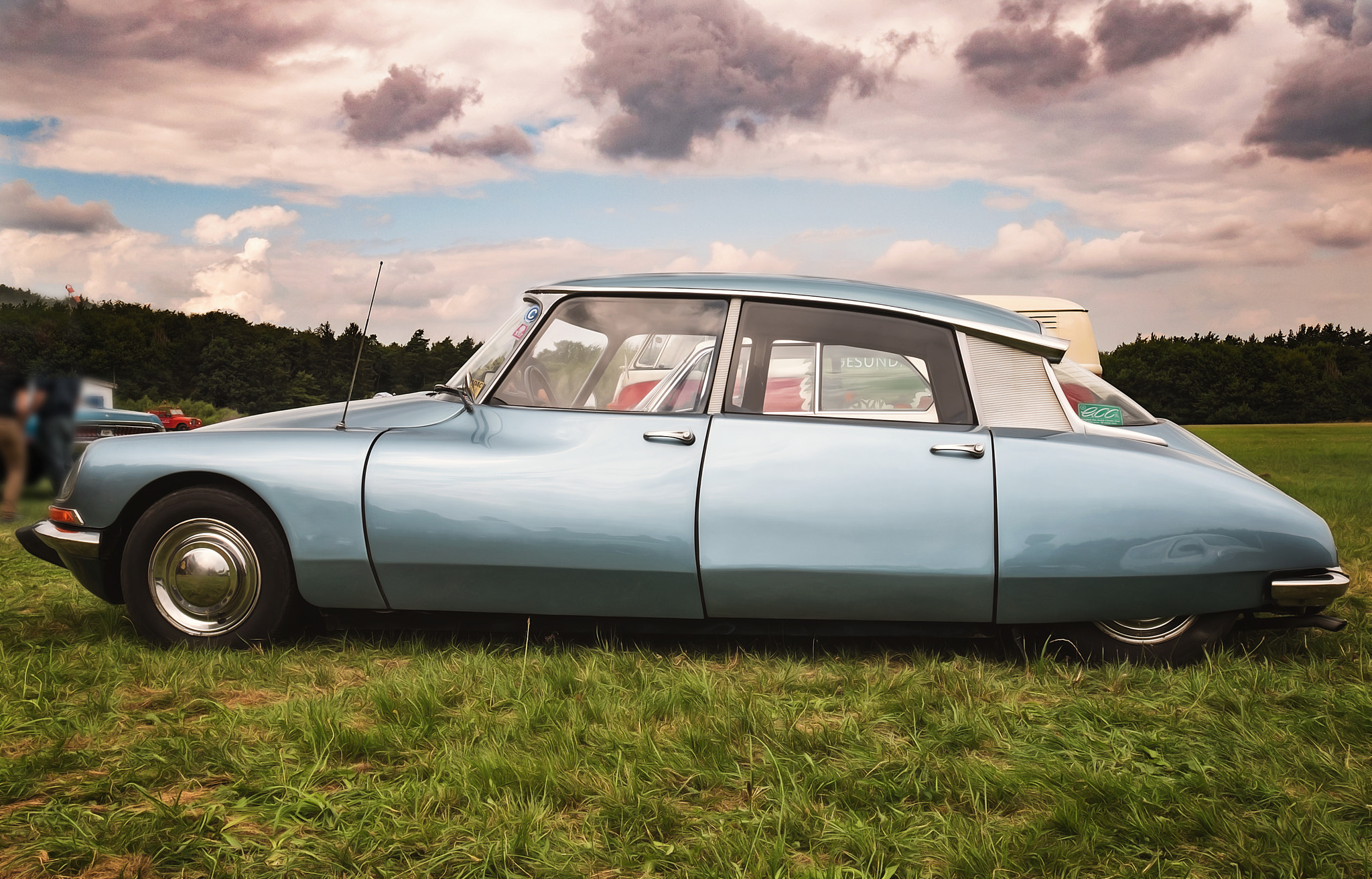 Panasonic Lumix DMC-GX85 (Lumix DMC-GX80 / Lumix DMC-GX7 Mark II) sample photo. "oldtimer citroen!" photography