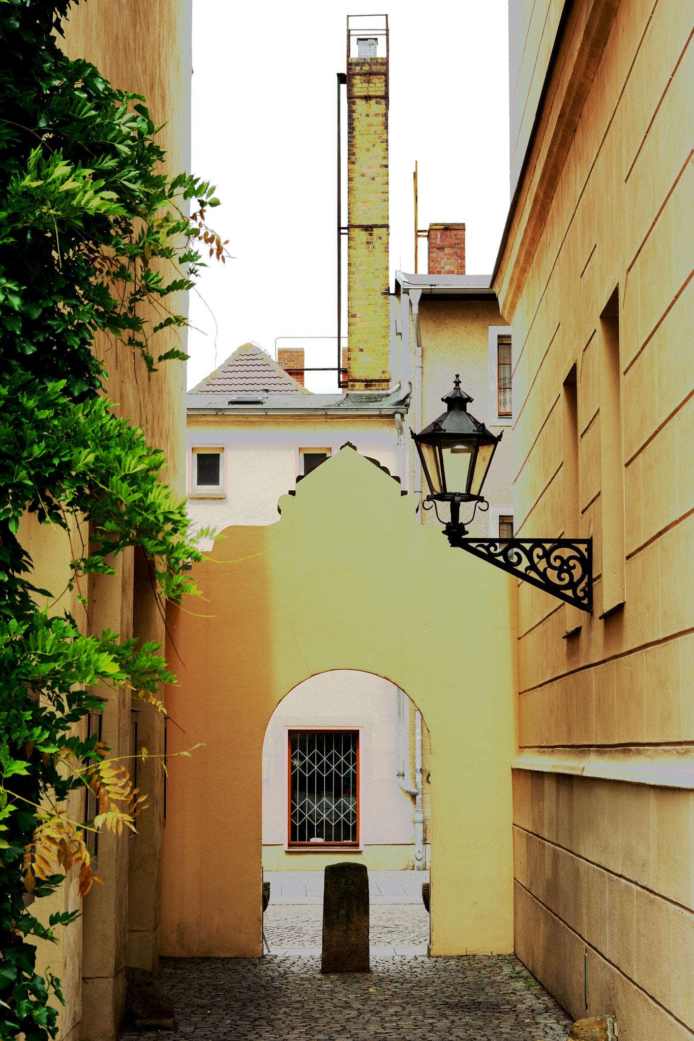 AF Zoom-Nikkor 28-80mm f/3.3-5.6G sample photo. Doorway photography
