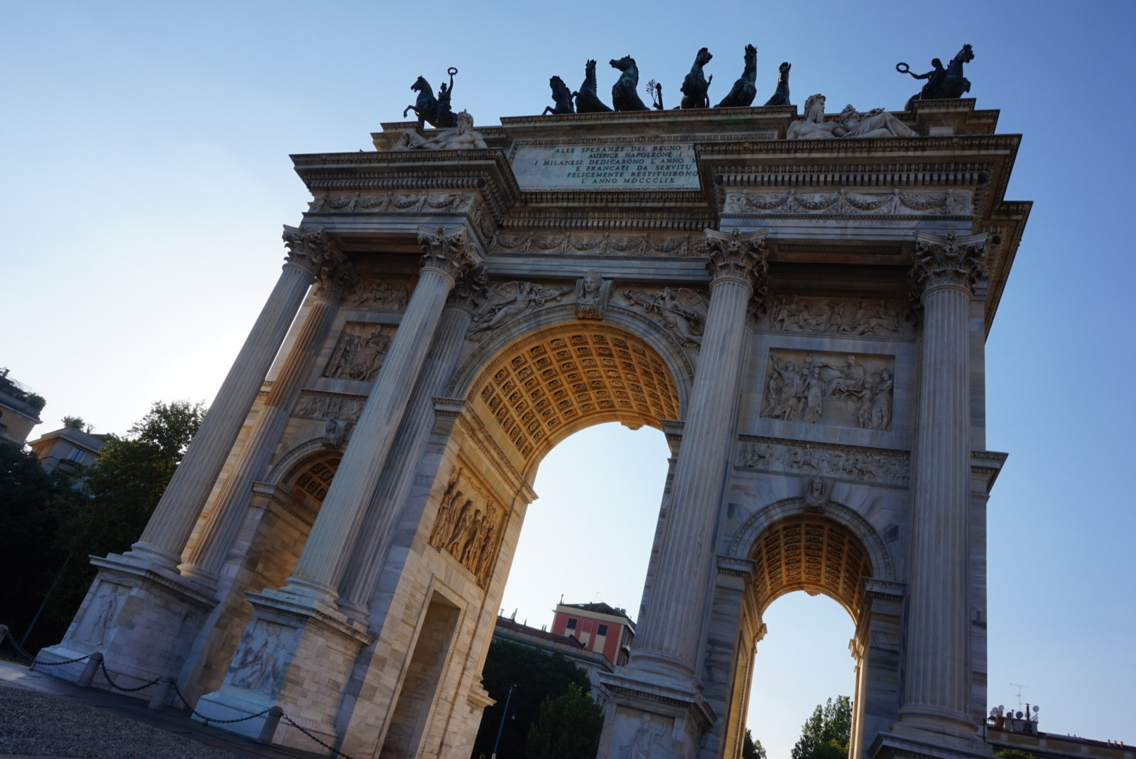 Sony Alpha QX1 sample photo. Arco della pace  photography