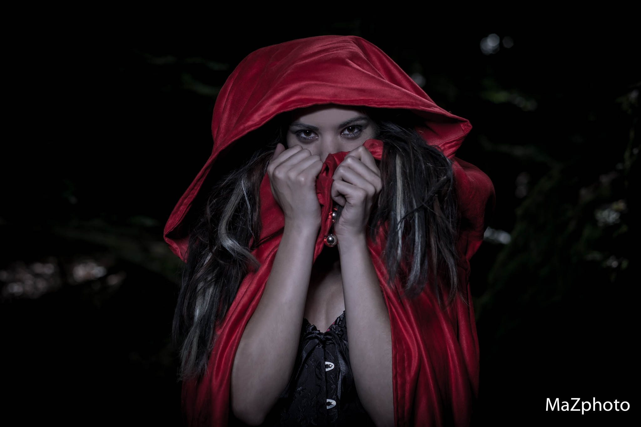 Fujifilm X-E1 + Fujifilm XF 56mm F1.2 R sample photo. Dark redhood photography