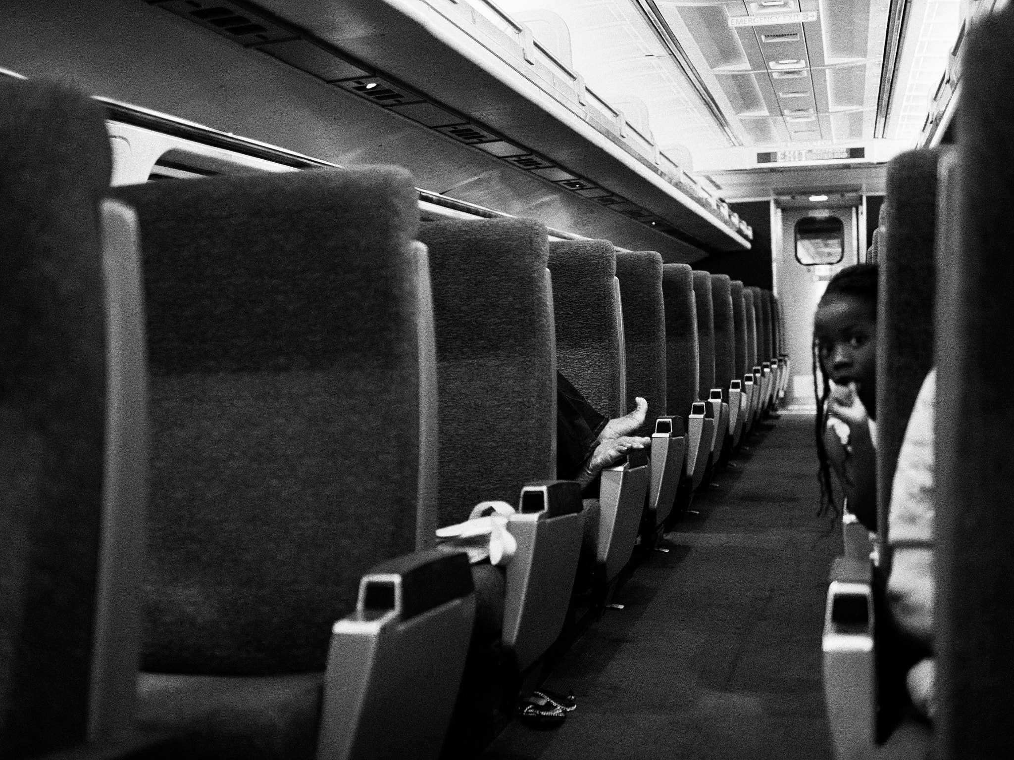 Olympus OM-D E-M1 + Panasonic Leica DG Summilux 25mm F1.4 II ASPH sample photo. Acela feet photography