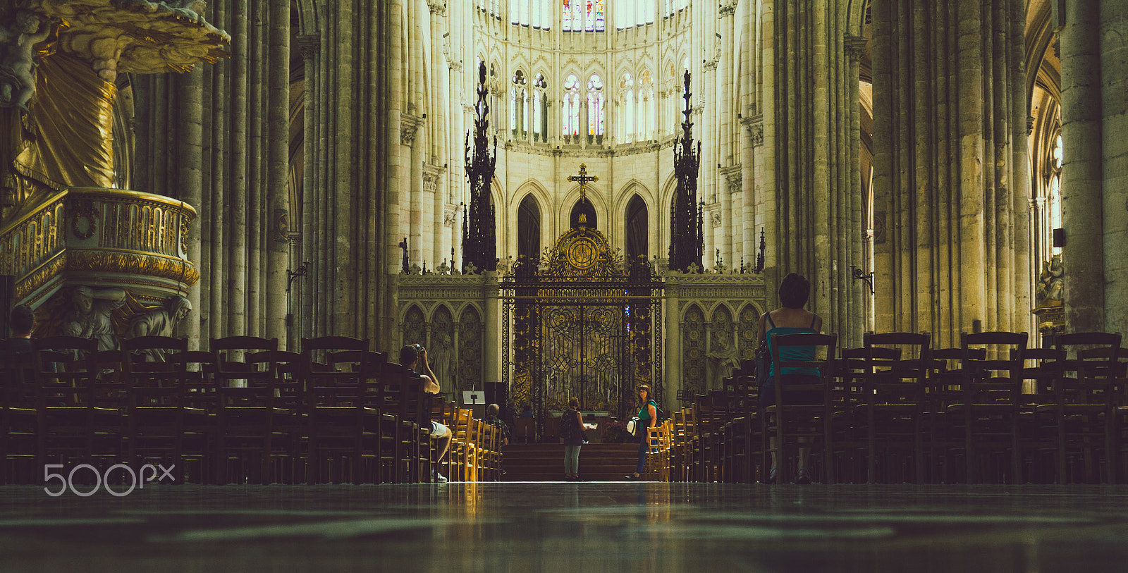 Olympus OM-D E-M10 + Sigma 19mm F2.8 DN Art sample photo. Traveling france photography