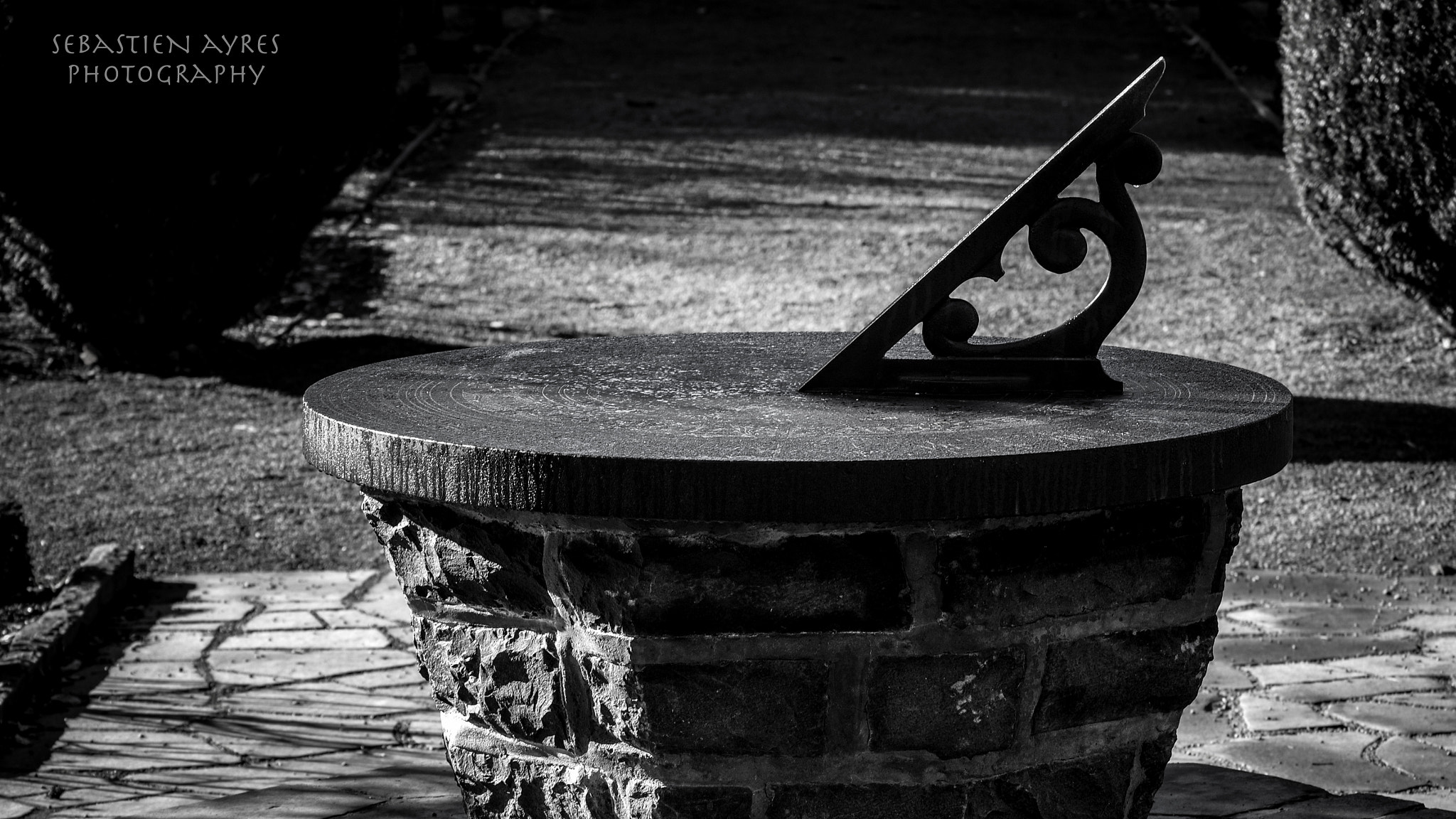 Tamron AF 70-300mm F4-5.6 Di LD Macro sample photo. Sun dial photography
