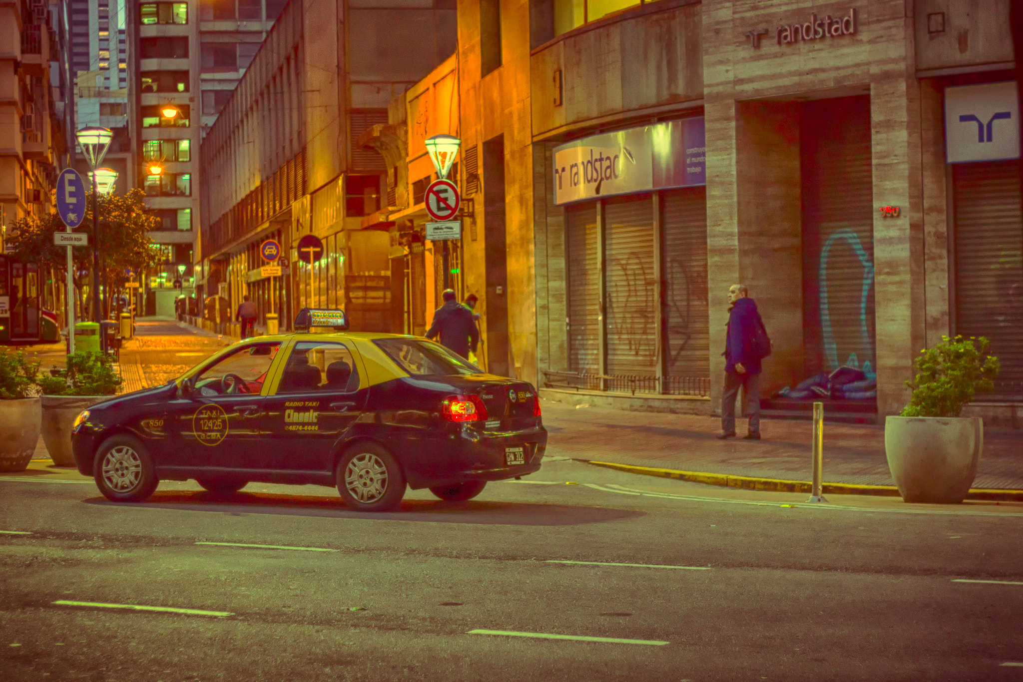 Canon EF 50mm F1.8 II sample photo. La ciudad photography