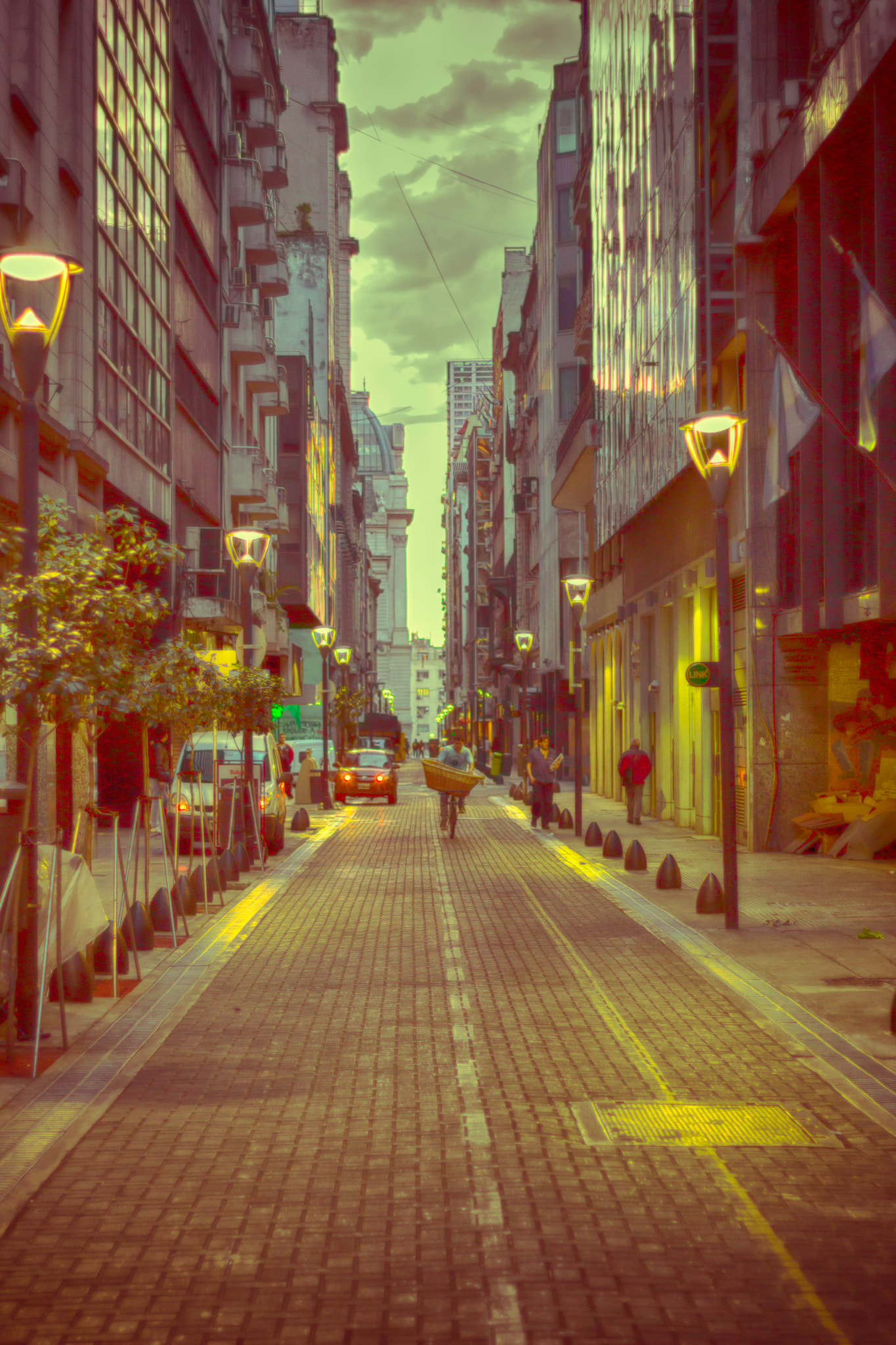 Canon EF 50mm F1.8 II sample photo. La ciudad photography