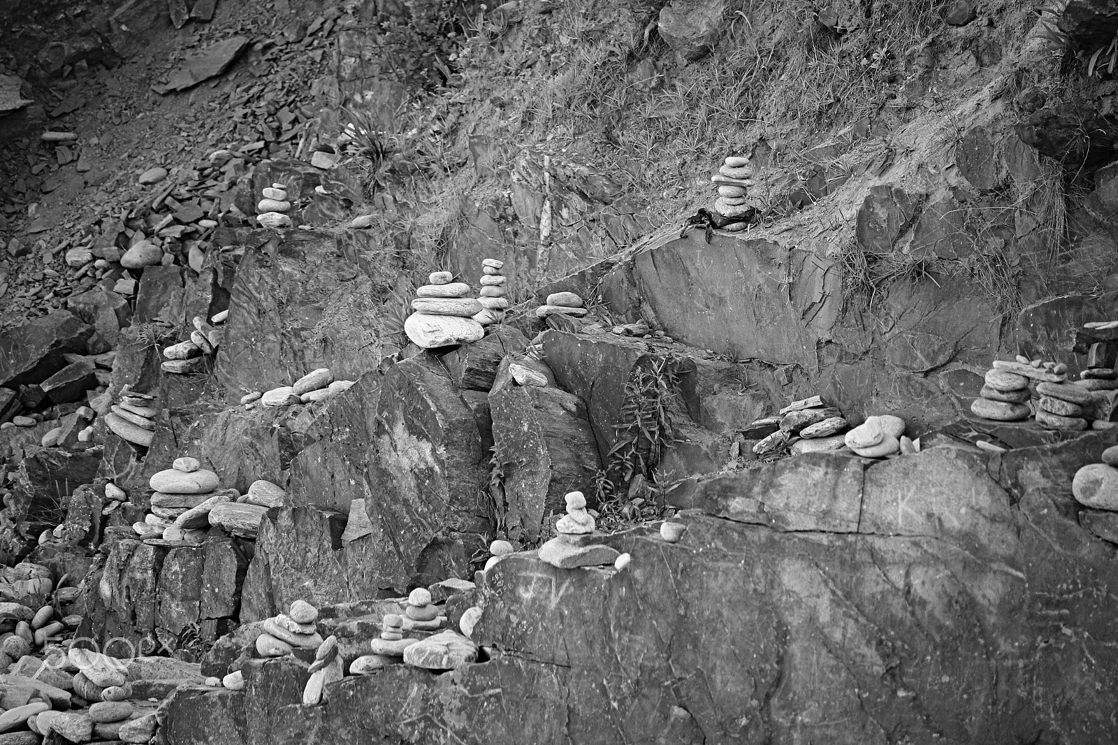 Canon EOS 600D (Rebel EOS T3i / EOS Kiss X5) + 55.0 - 250.0 mm sample photo. Rock sculptures @ fort williams park photography