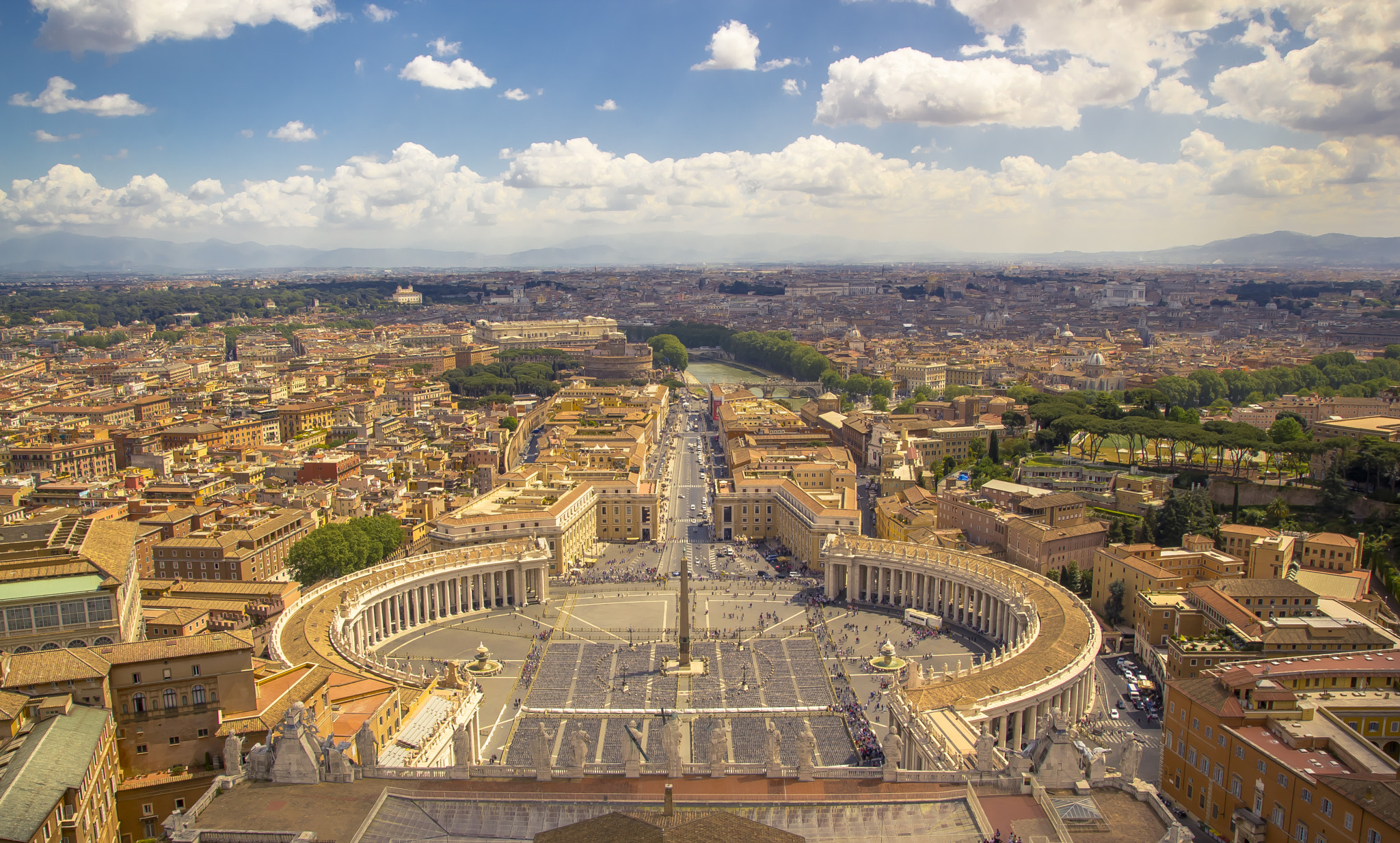 Tamron SP AF 17-50mm F2.8 XR Di II LD Aspherical (IF) sample photo. En lo mas alto del vaticano, vista central. photography