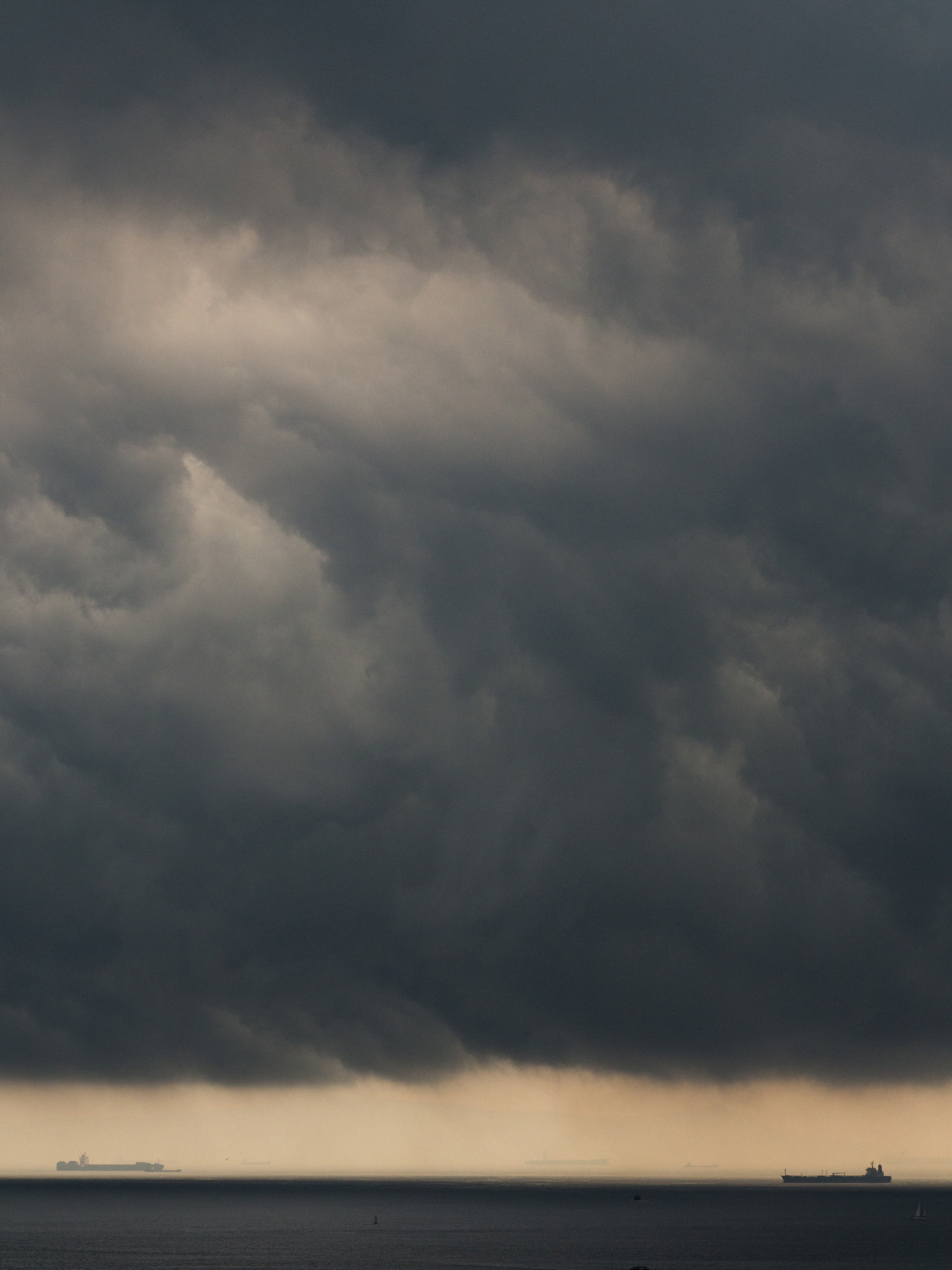 Olympus M.Zuiko Digital ED 75mm F1.8 sample photo. Storm is coming photography