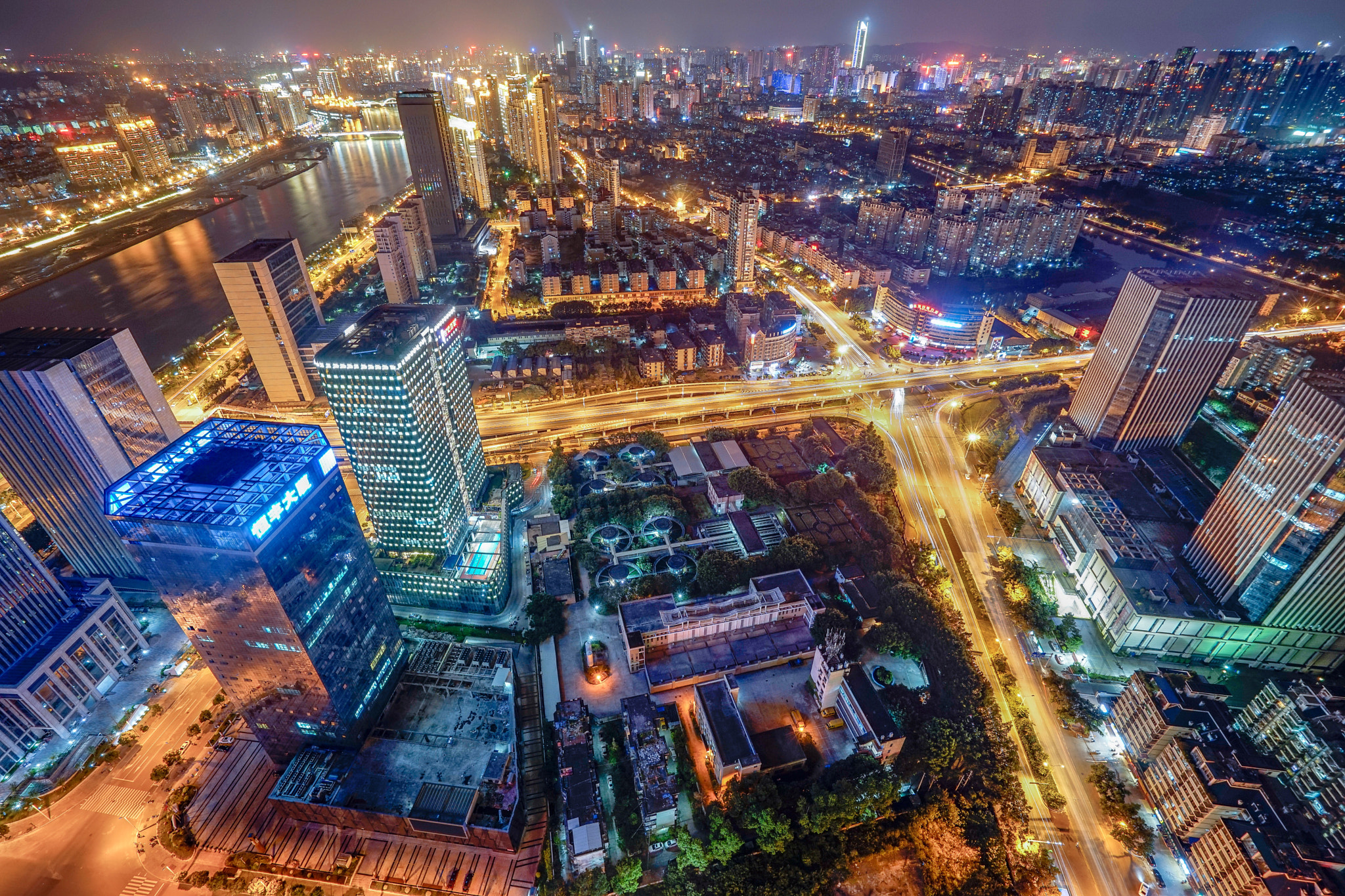 Sony a7 + Sony Vario-Tessar T* FE 16-35mm F4 ZA OSS sample photo. 鸟瞰 wanda plaza photography