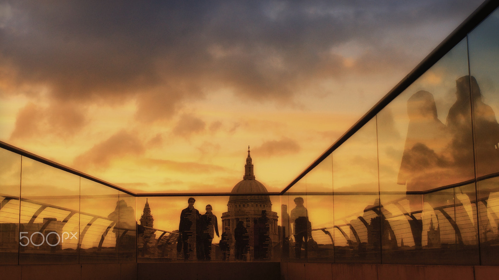 Sony 35mm F1.4 G sample photo. Millennium bridge photography