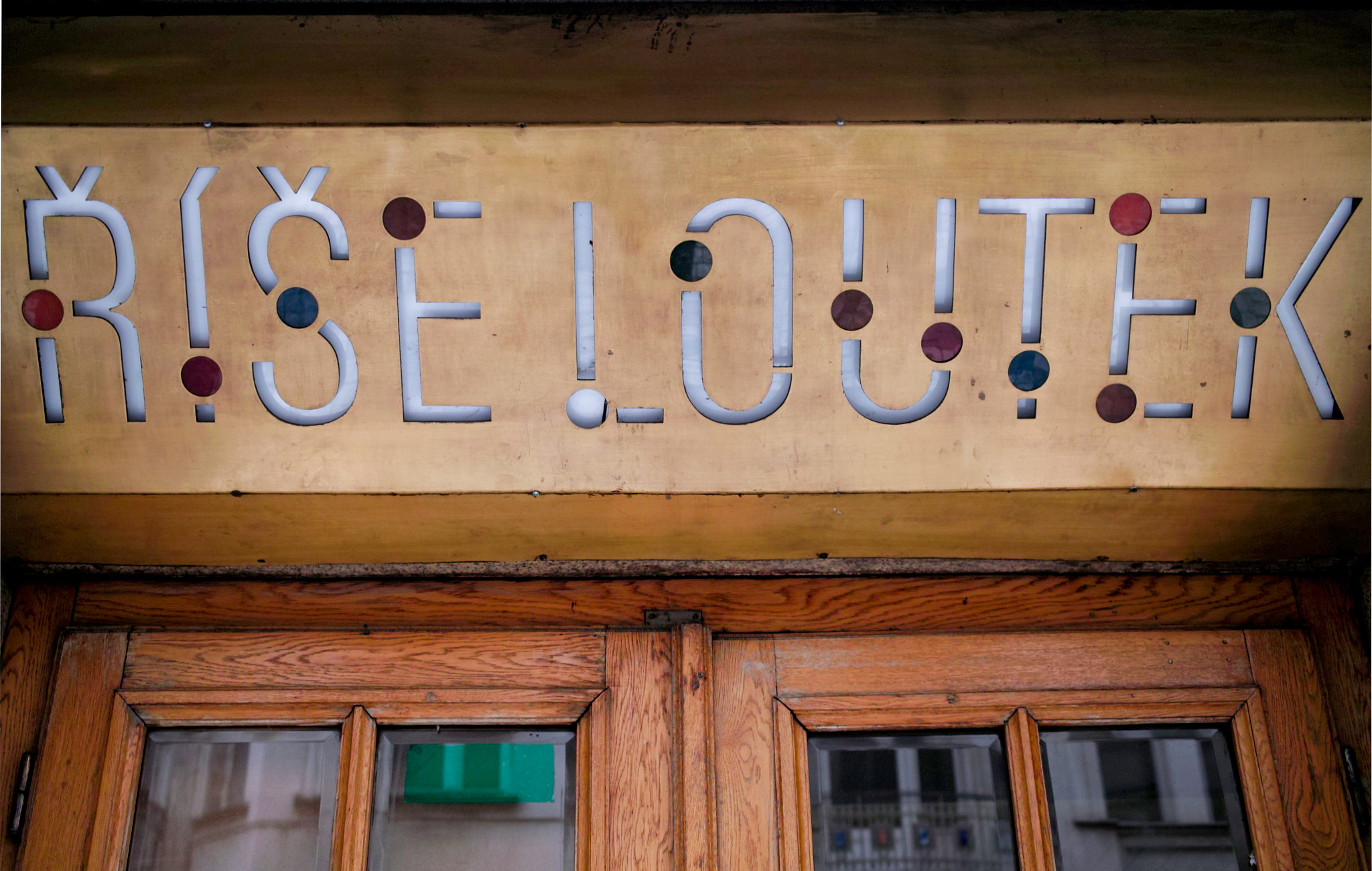 Sigma DP2s sample photo. Extruded brass panel with illuminated theatre name photography