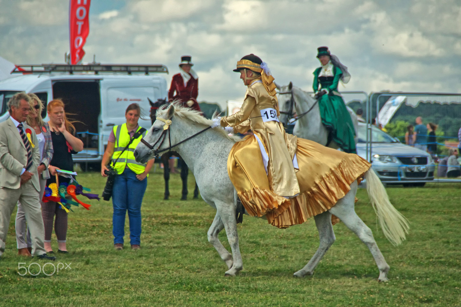 Sony DT 18-250mm F3.5-6.3 sample photo. Being judged photography