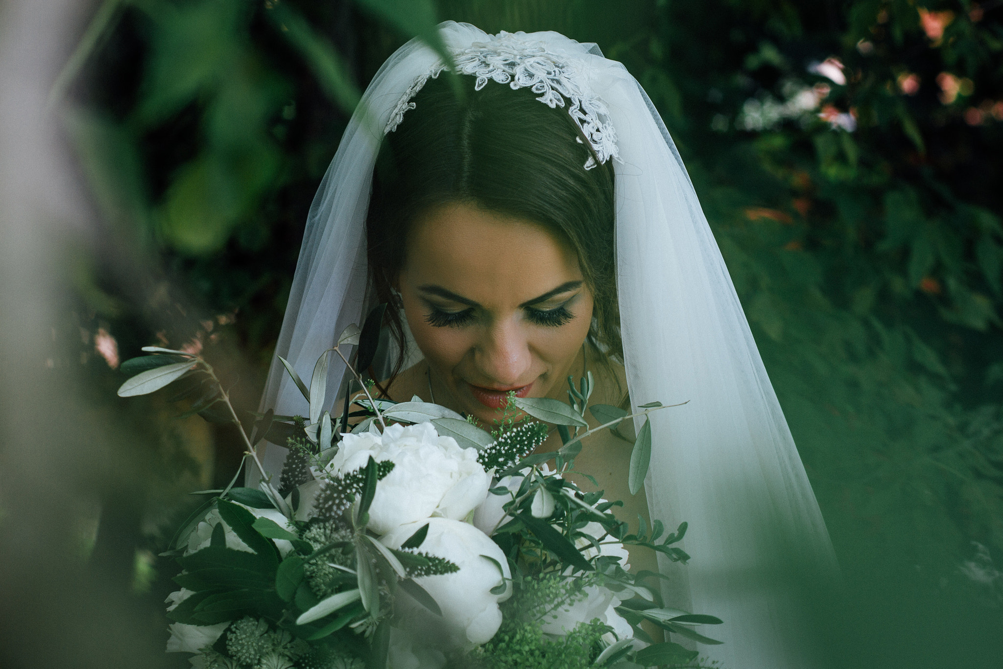 Canon EOS 7D + Canon EF 50mm F1.8 II sample photo. Bride in nature photography