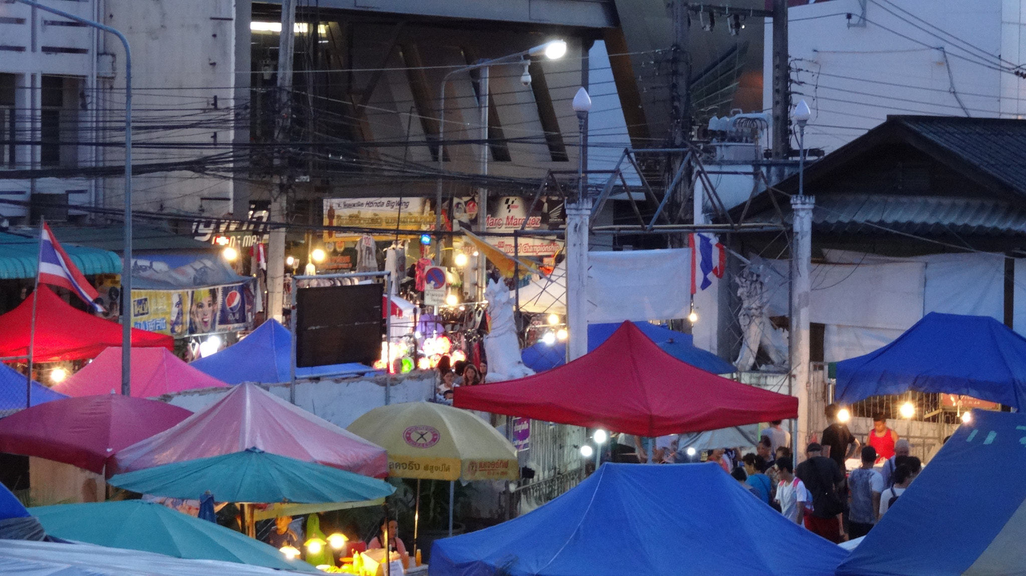 Sony DSC-WX200 sample photo. Chiang mai, street markets photography