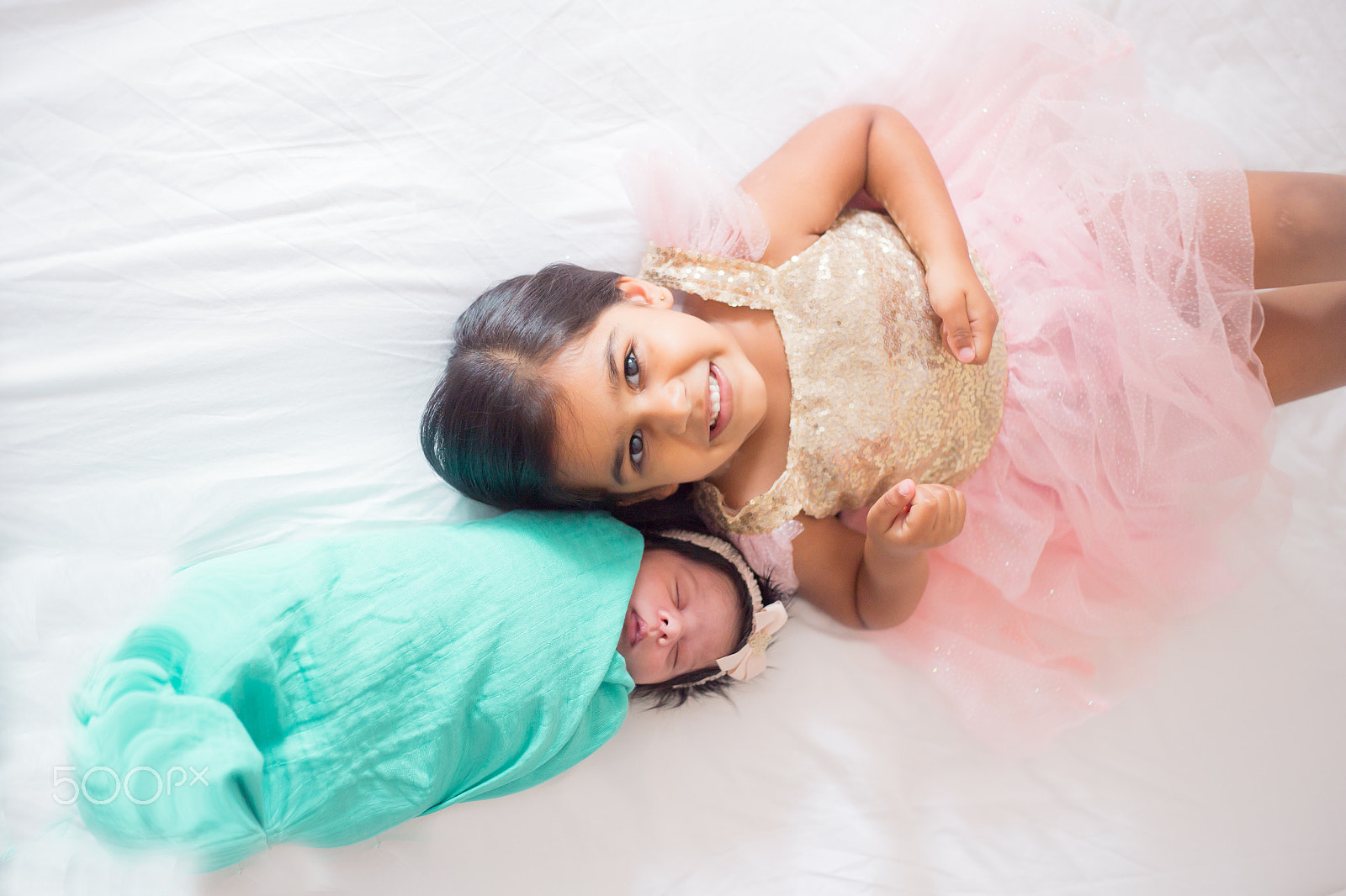 Canon EOS 6D + Canon EF 50mm F1.8 II sample photo. Sister love photography