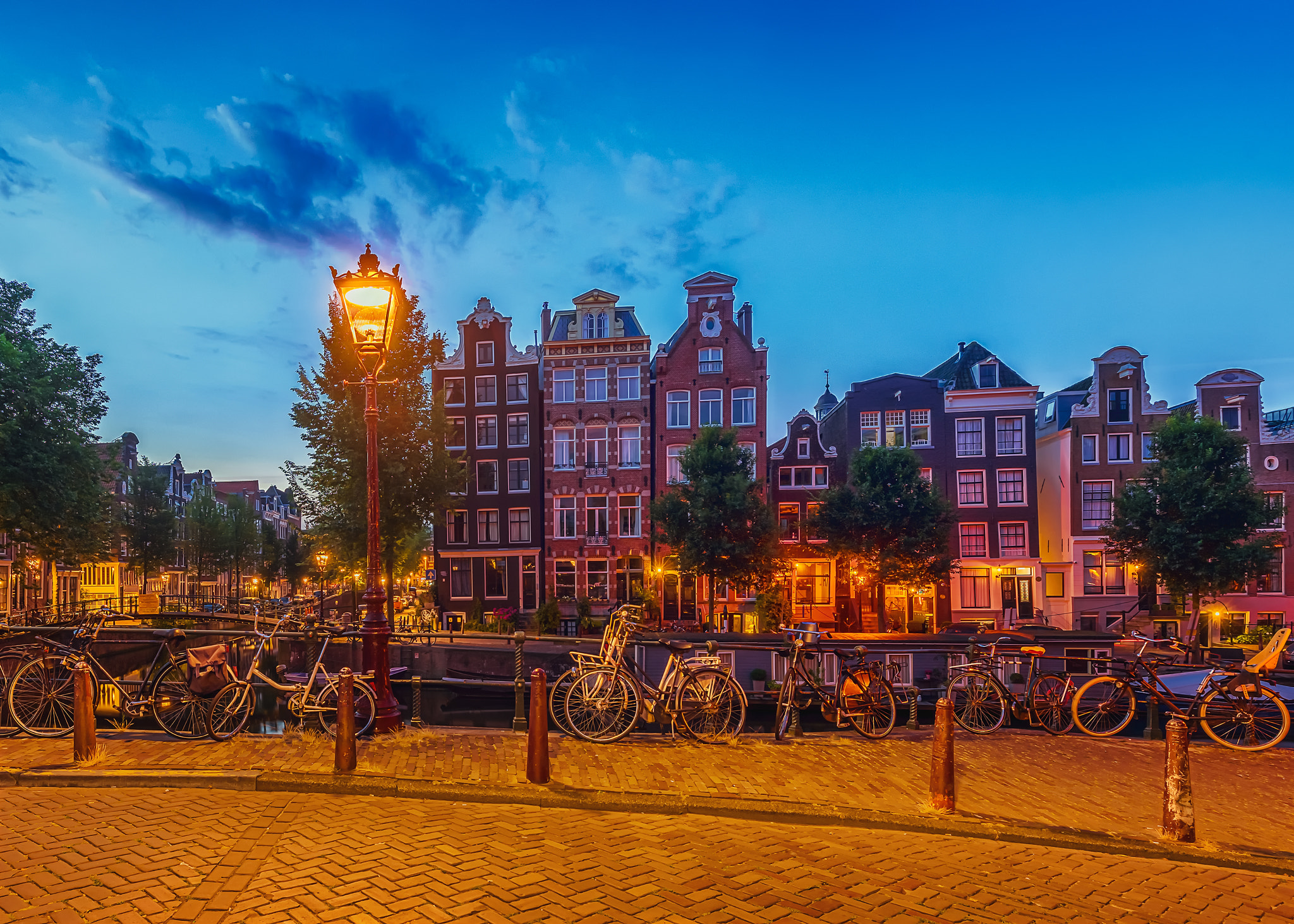 Sony a7R II + Canon EF 16-35mm F4L IS USM sample photo. Amsterdam and its grachten … photography